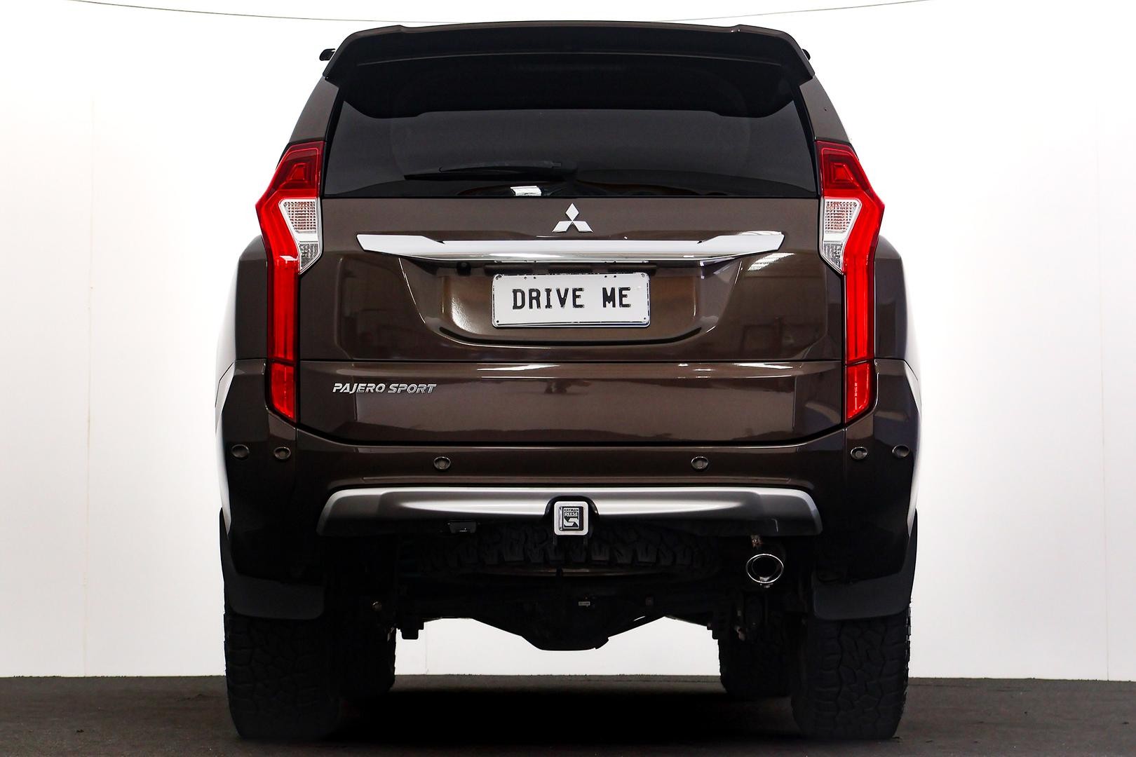 Mitsubishi Pajero Sport image 3