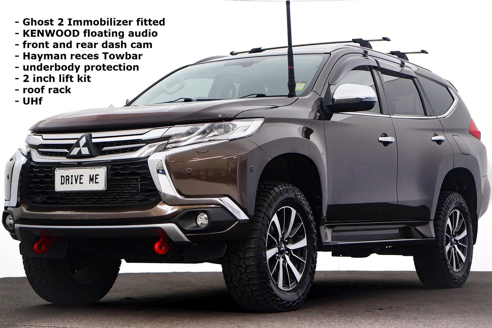 Mitsubishi Pajero Sport image 1