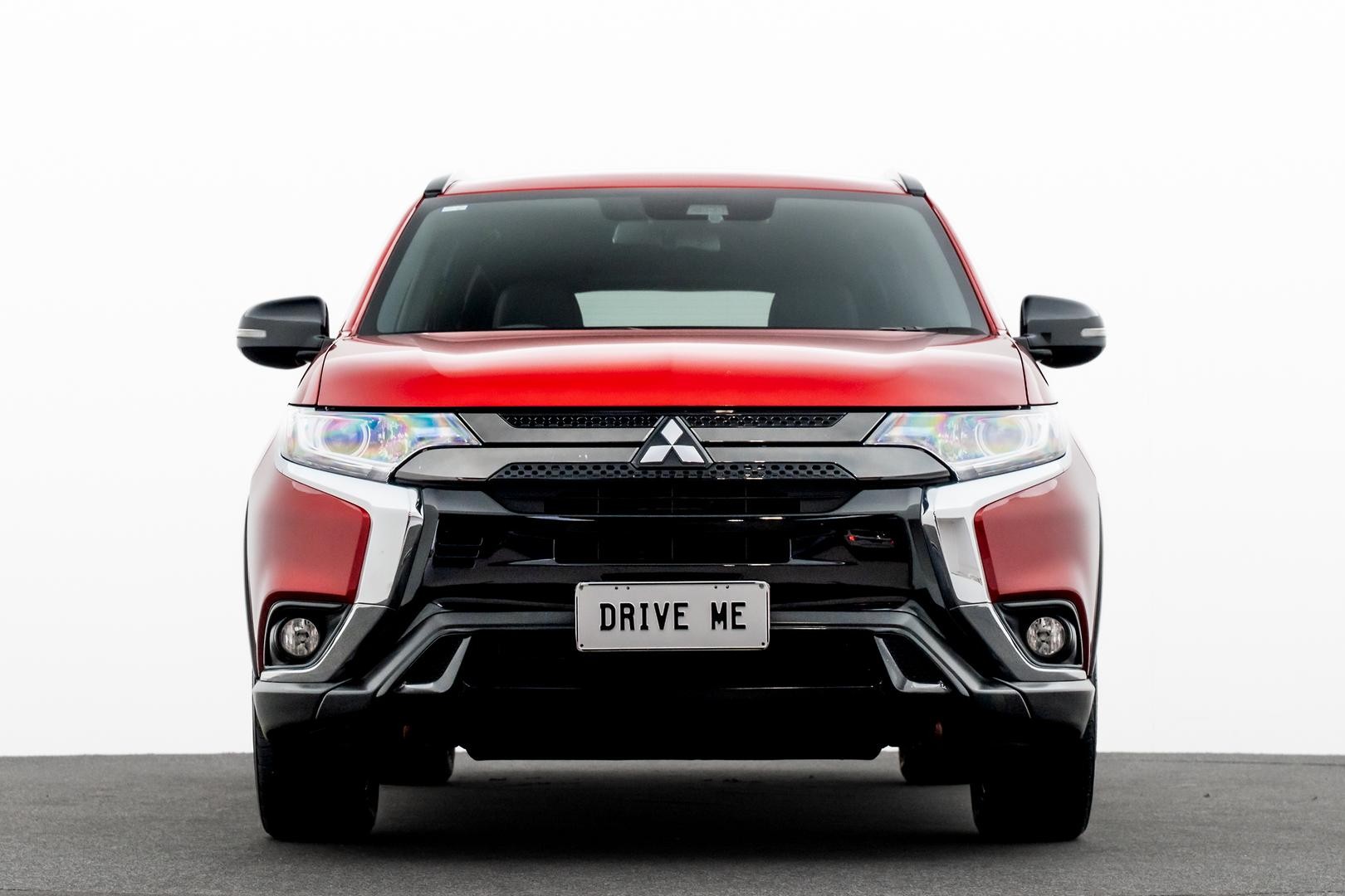 Mitsubishi Outlander image 2
