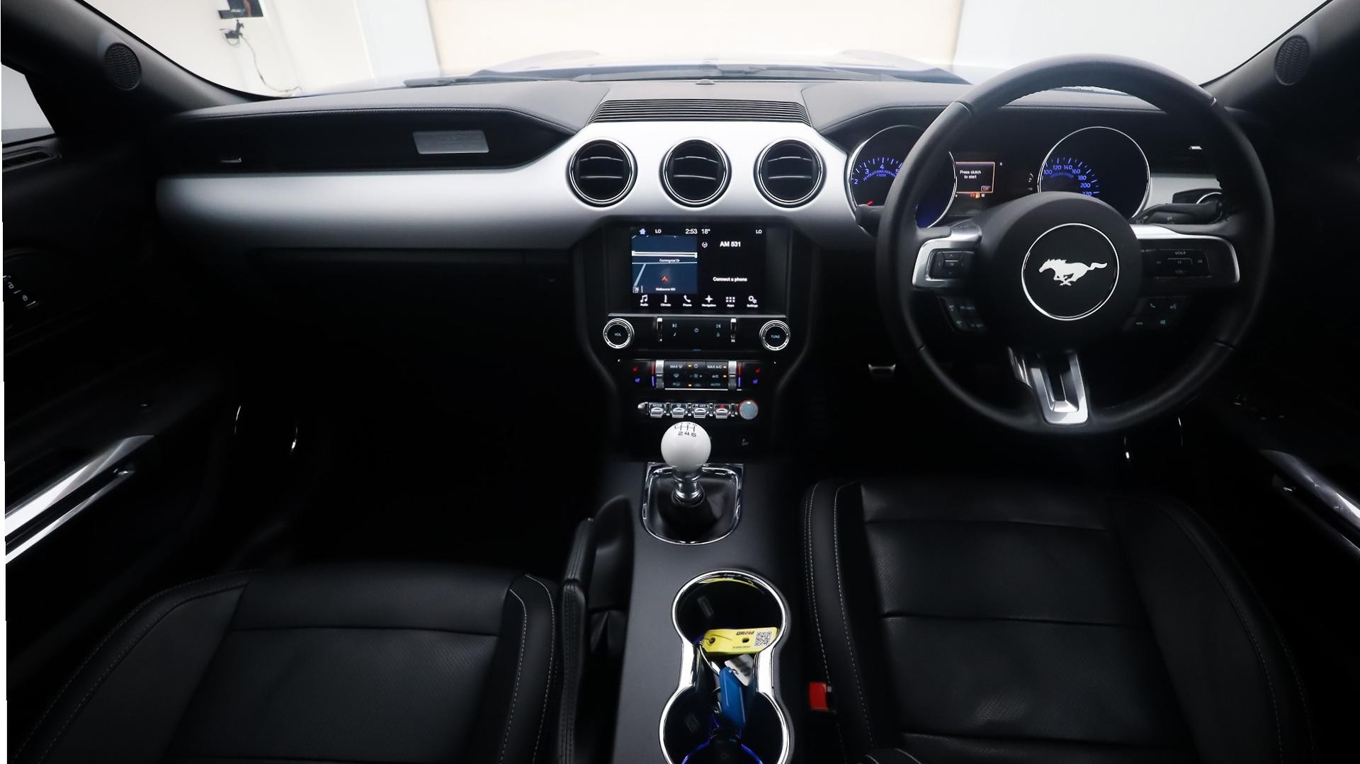 Ford Mustang image 4