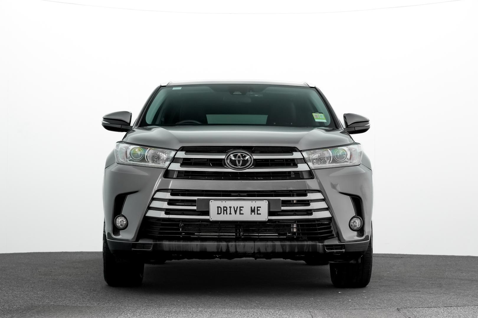 Toyota Kluger image 2