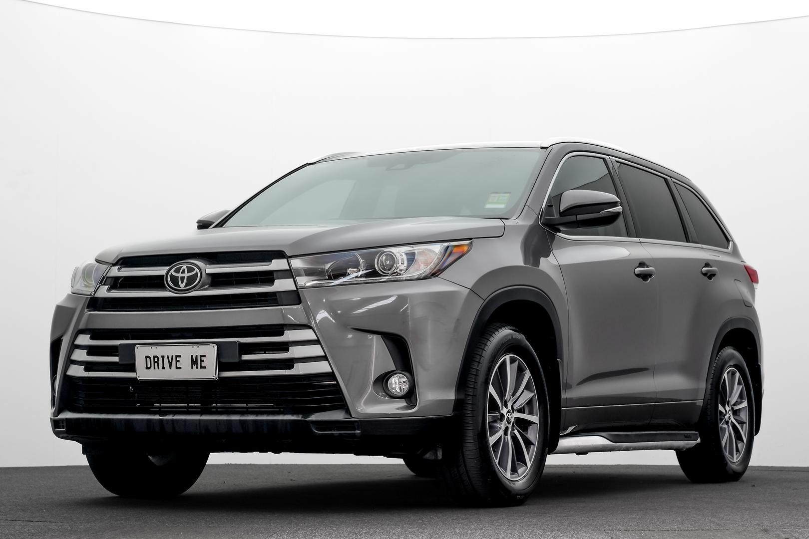 Toyota Kluger image 1