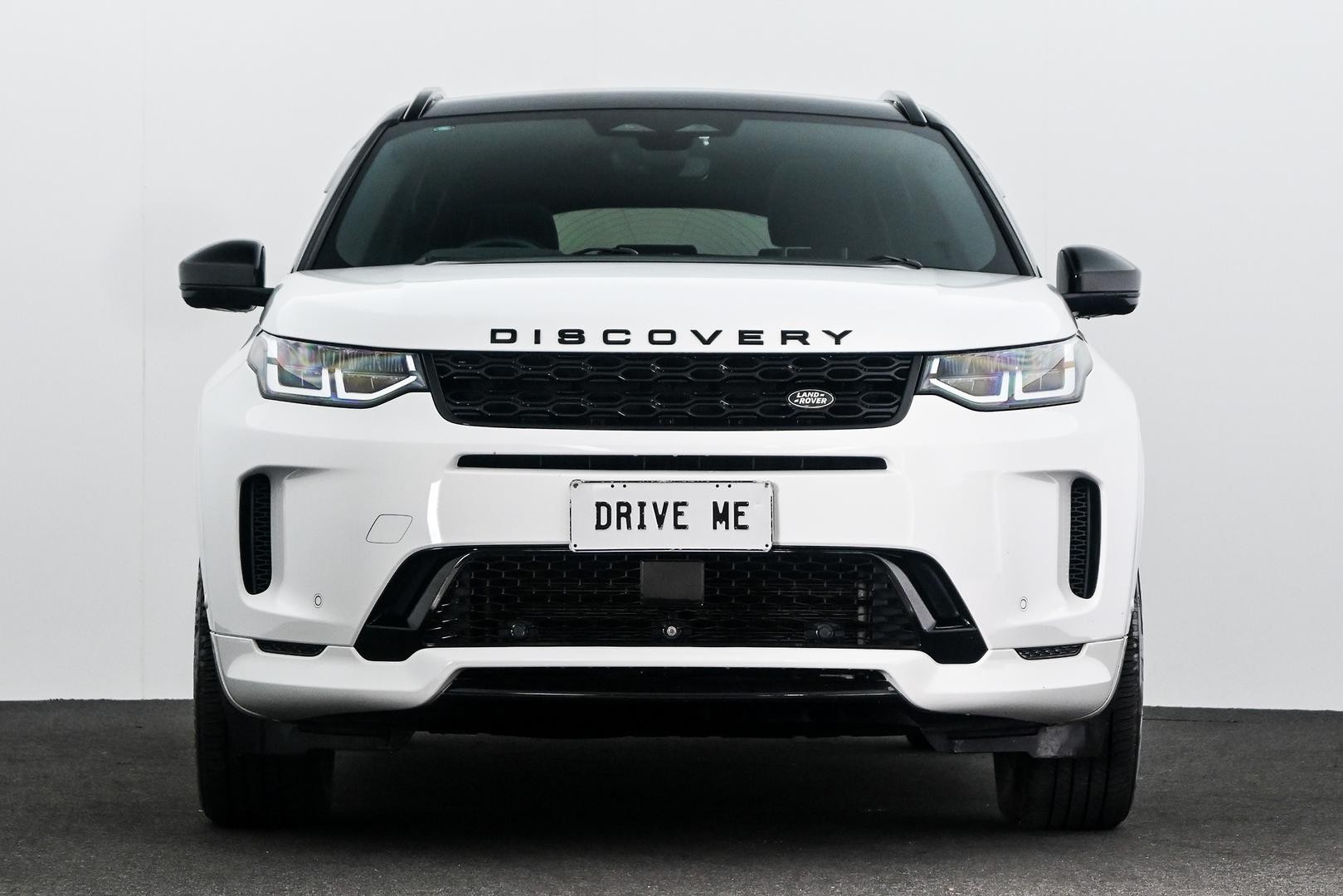 Land Rover Discovery Sport image 2