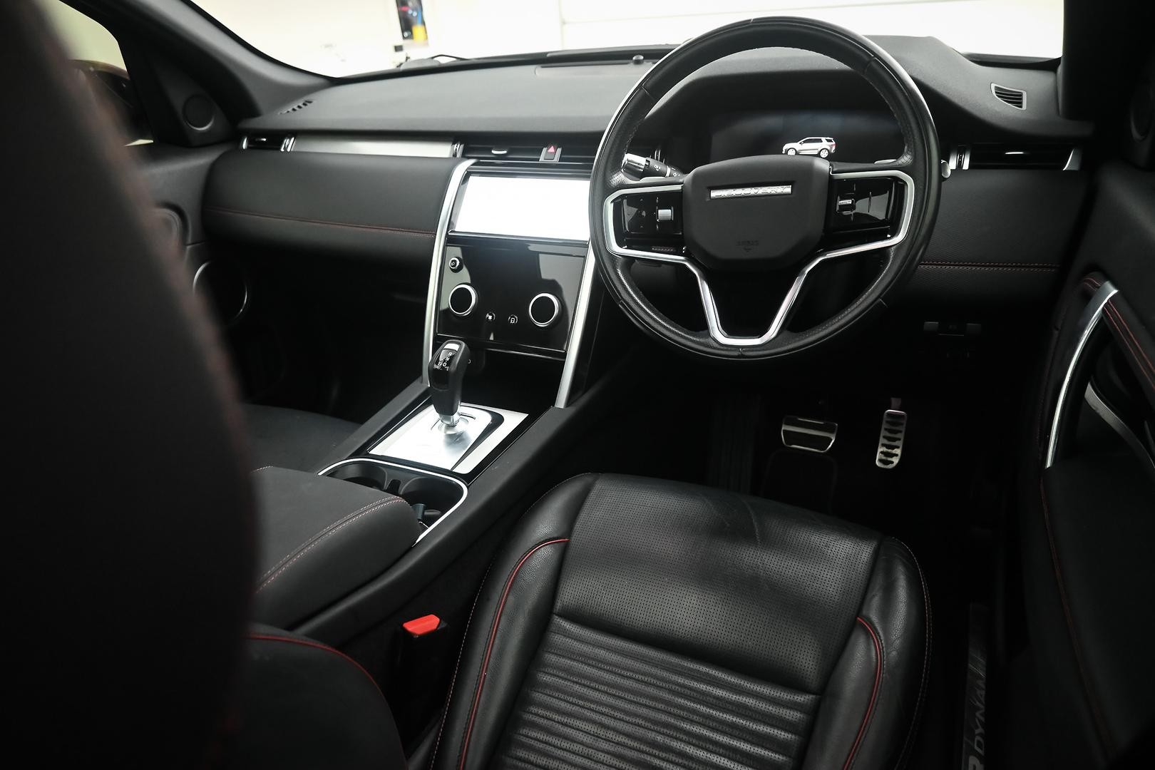 Land Rover Discovery Sport image 4