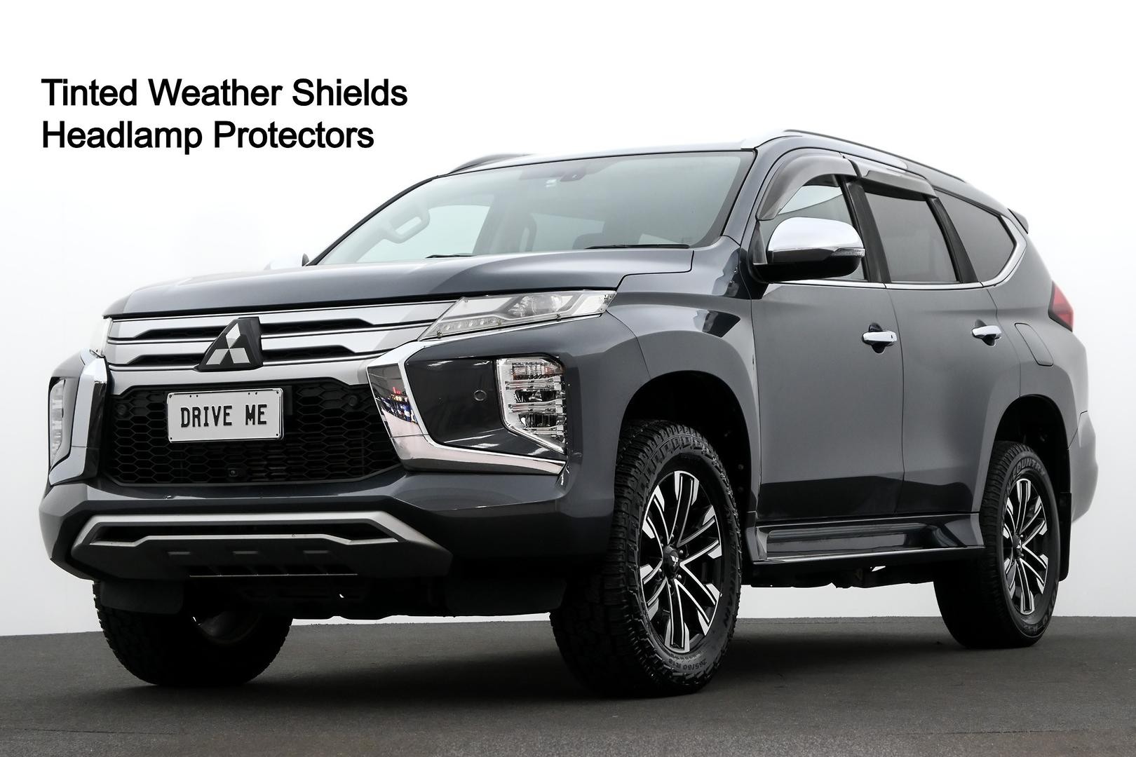 Mitsubishi Pajero Sport image 1