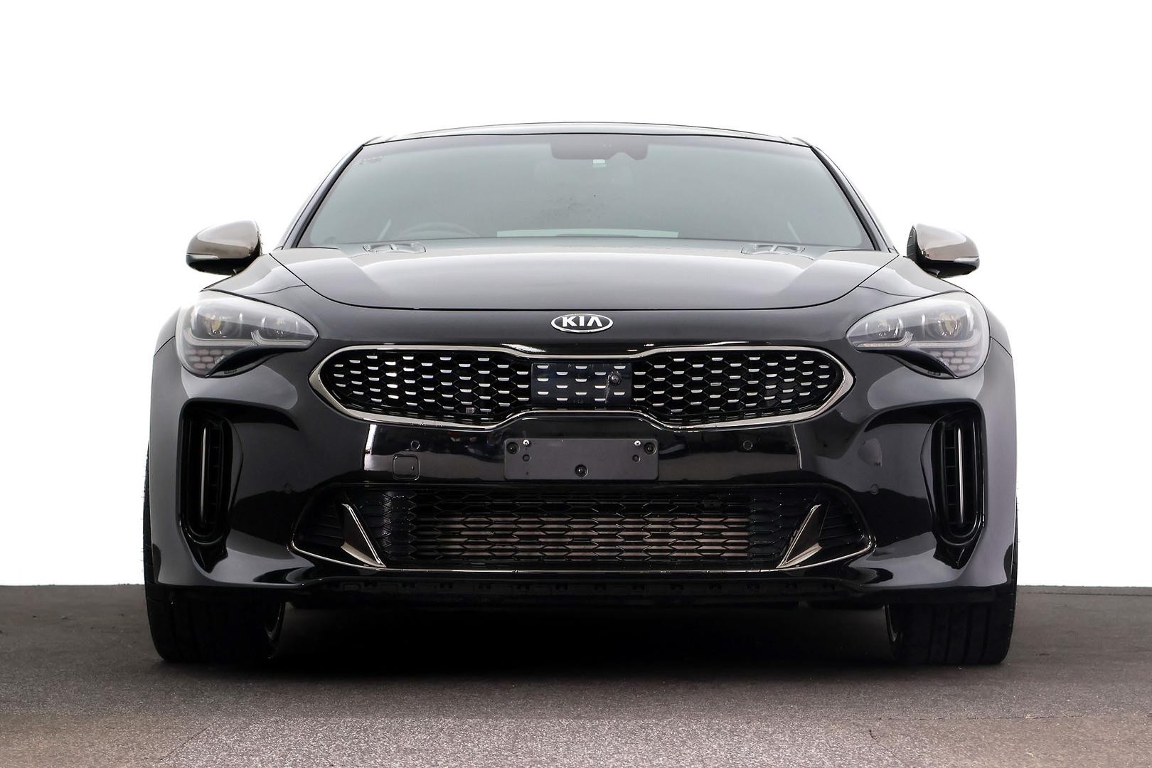 Kia Stinger image 2