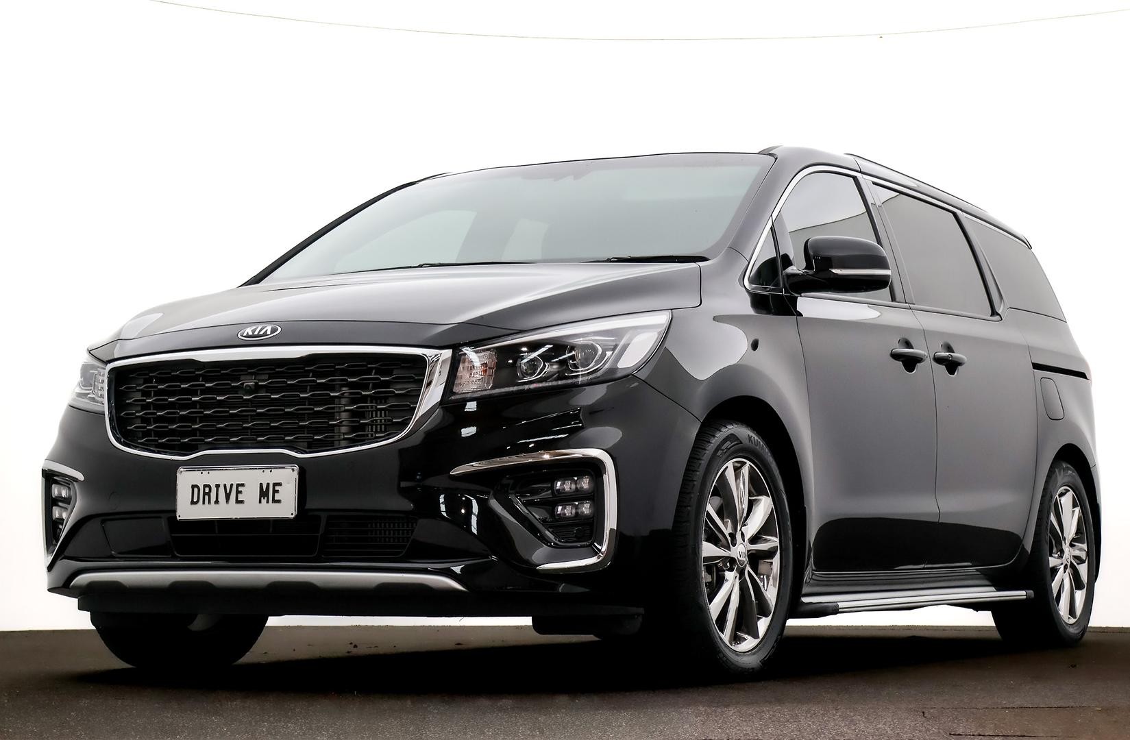 Kia Carnival image 1