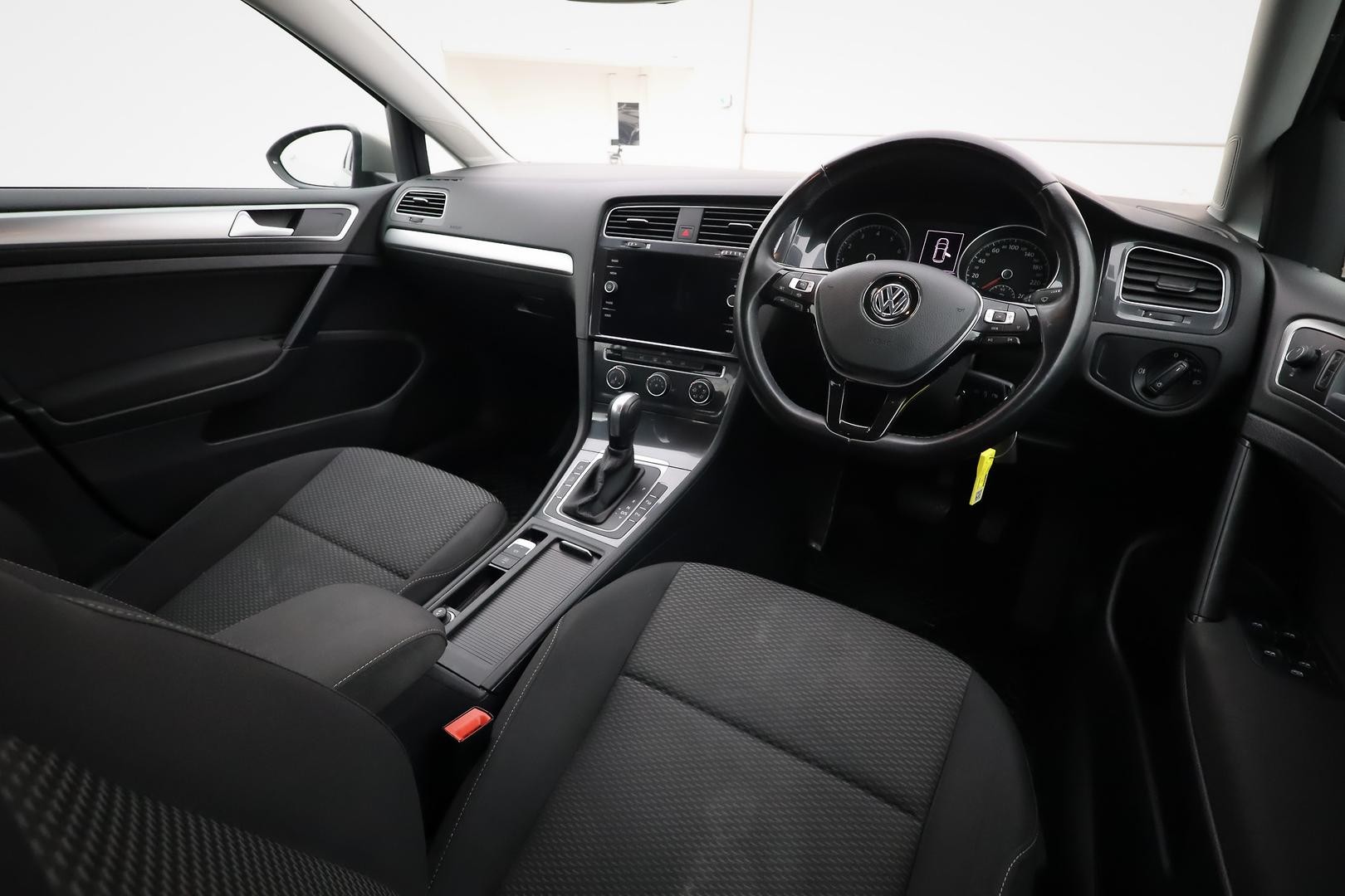 Volkswagen Golf image 4