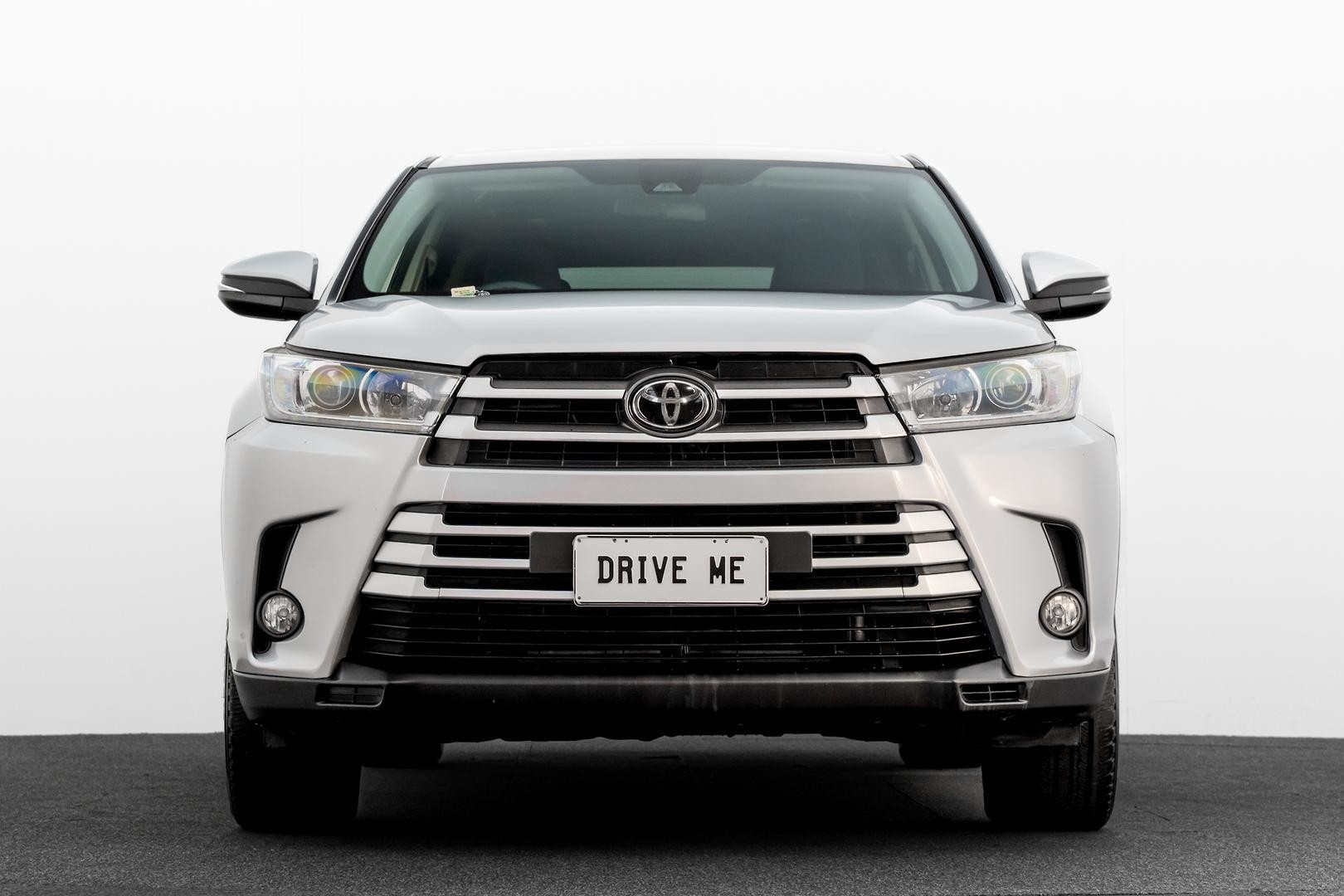 Toyota Kluger image 2