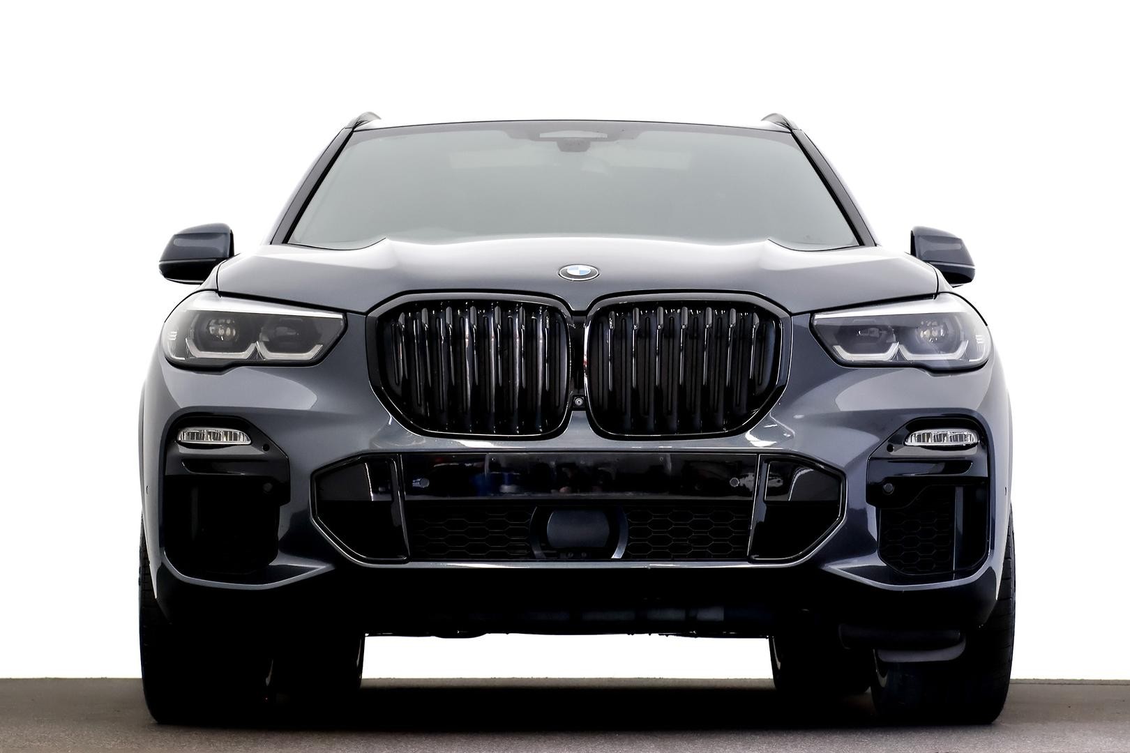 BMW X5 image 2