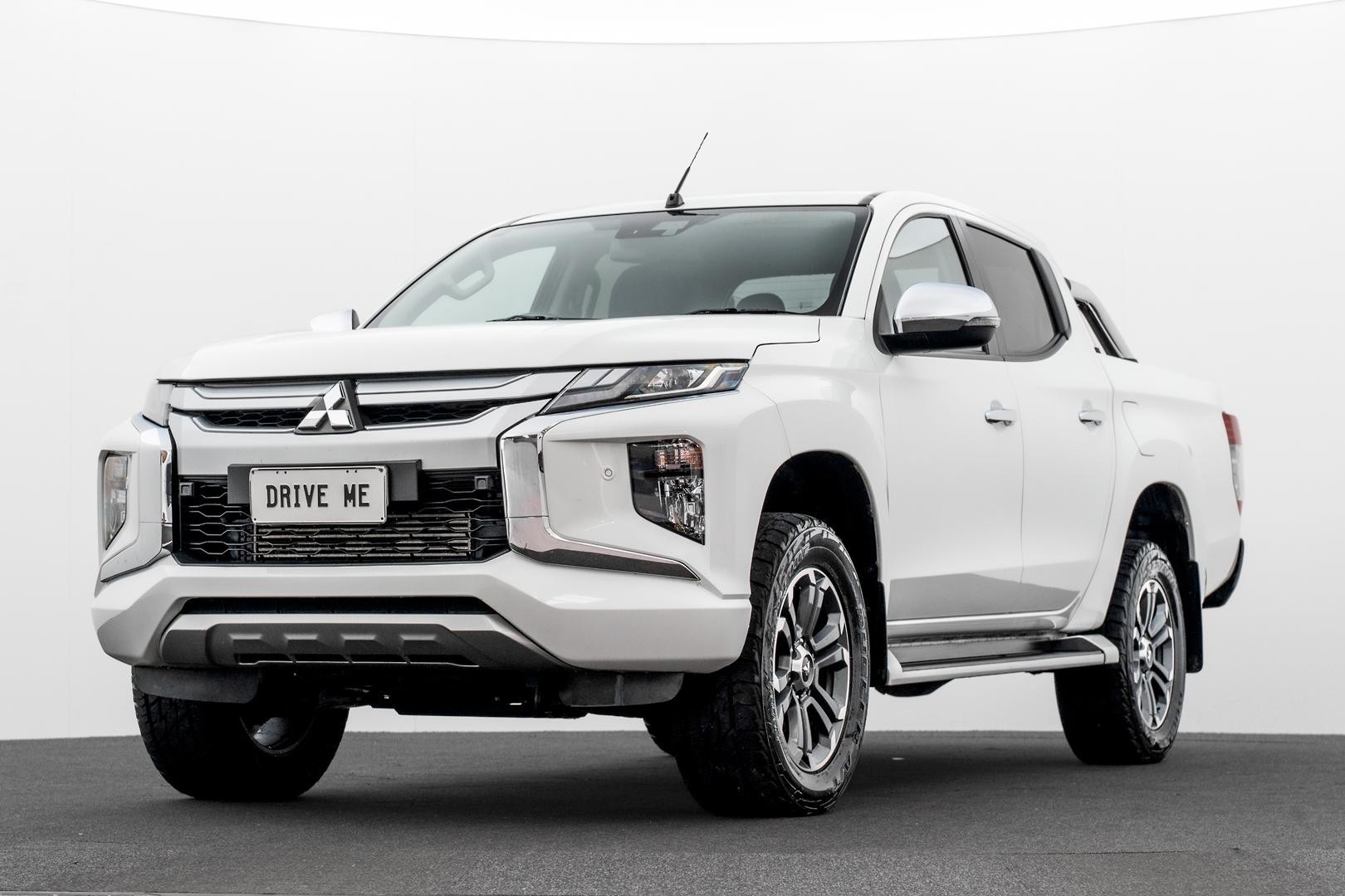 Mitsubishi Triton image 1
