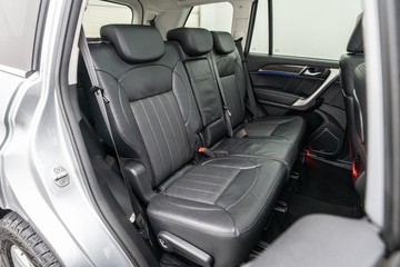 https://dvg-vehicle-assets.s3.amazonaws.com/C4142/7rcx915bdw713ppaxw9k6qj5b.jpg