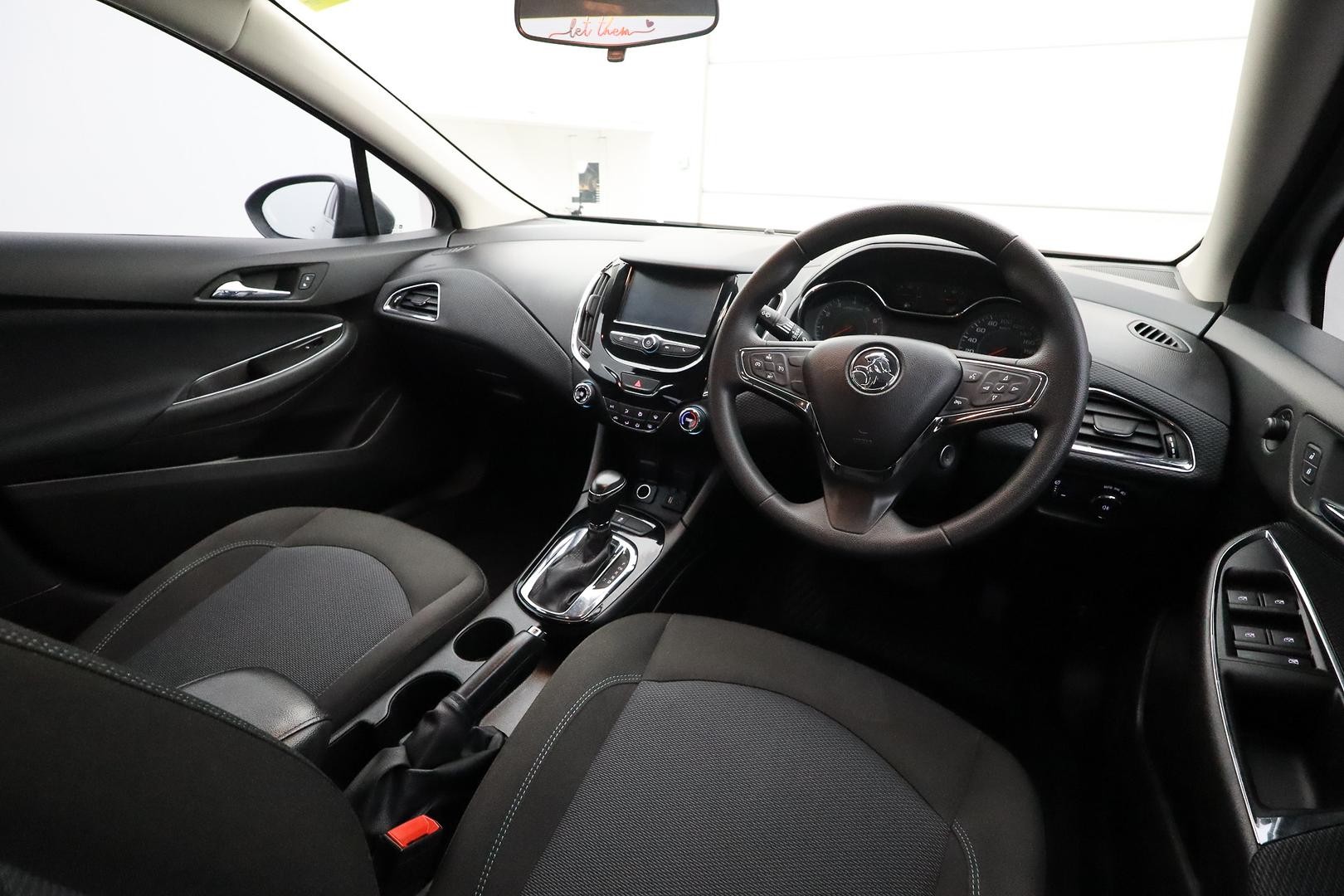 Holden Astra image 4