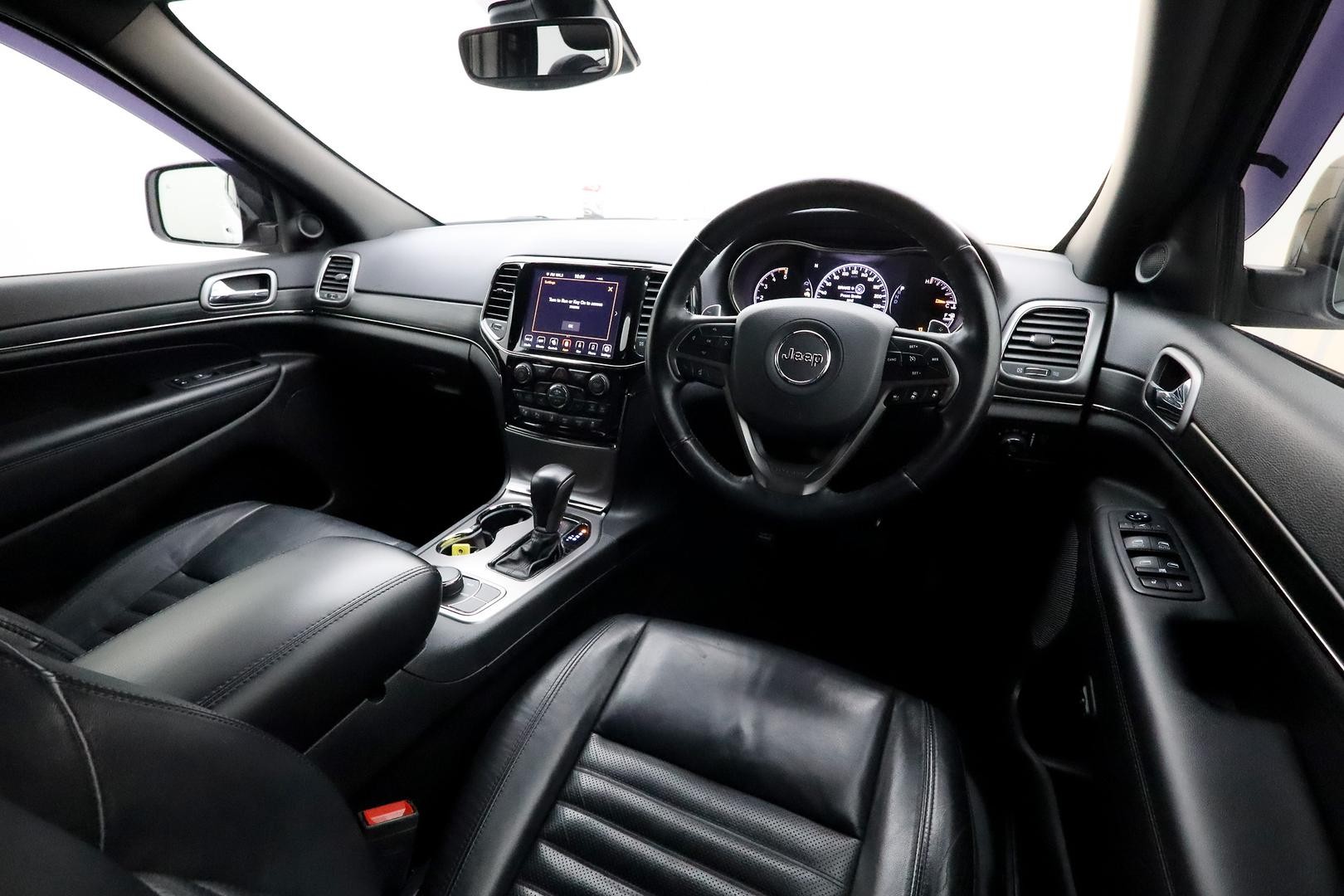 Jeep Grand Cherokee image 4