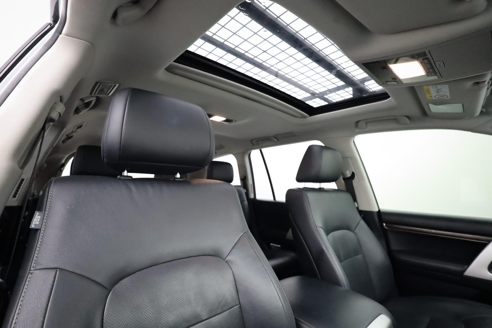 Toyota Landcruiser image 4