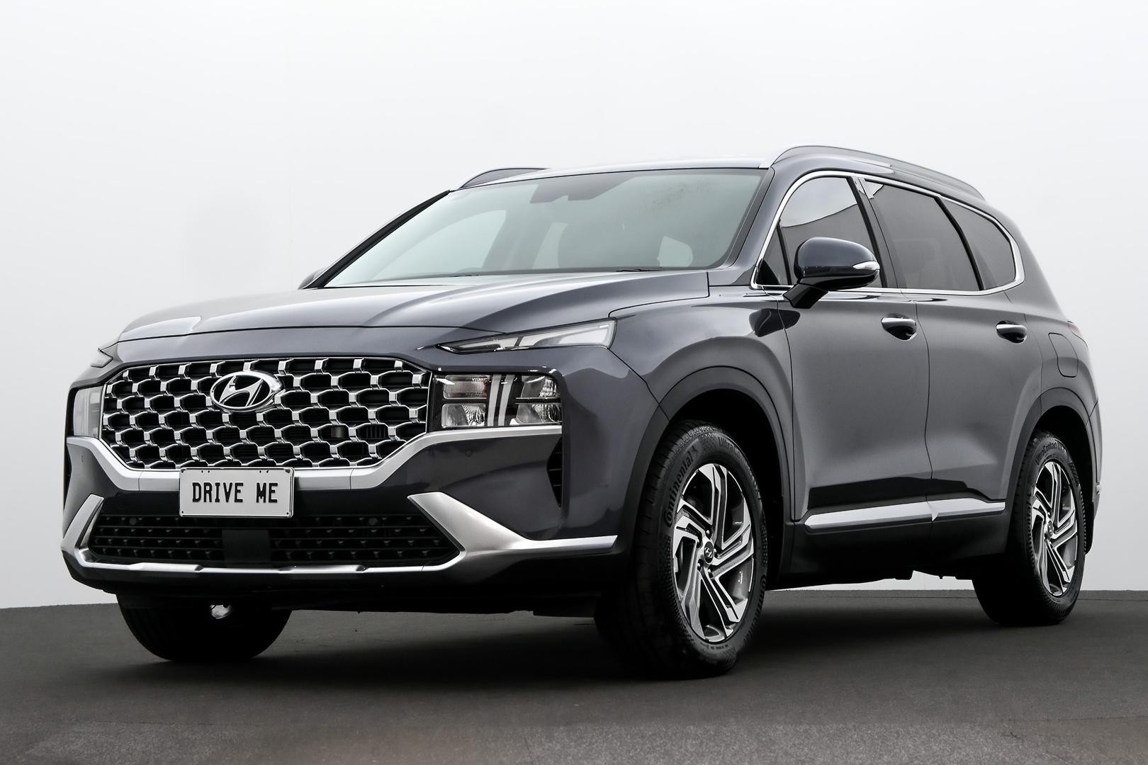 Hyundai Santa Fe image 1