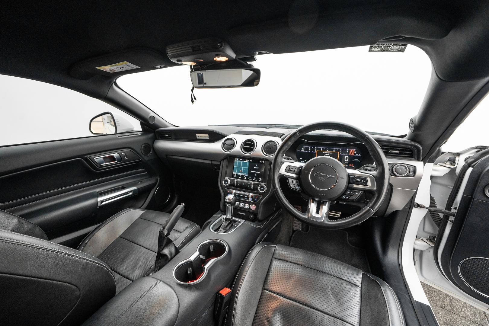 Ford Mustang image 4