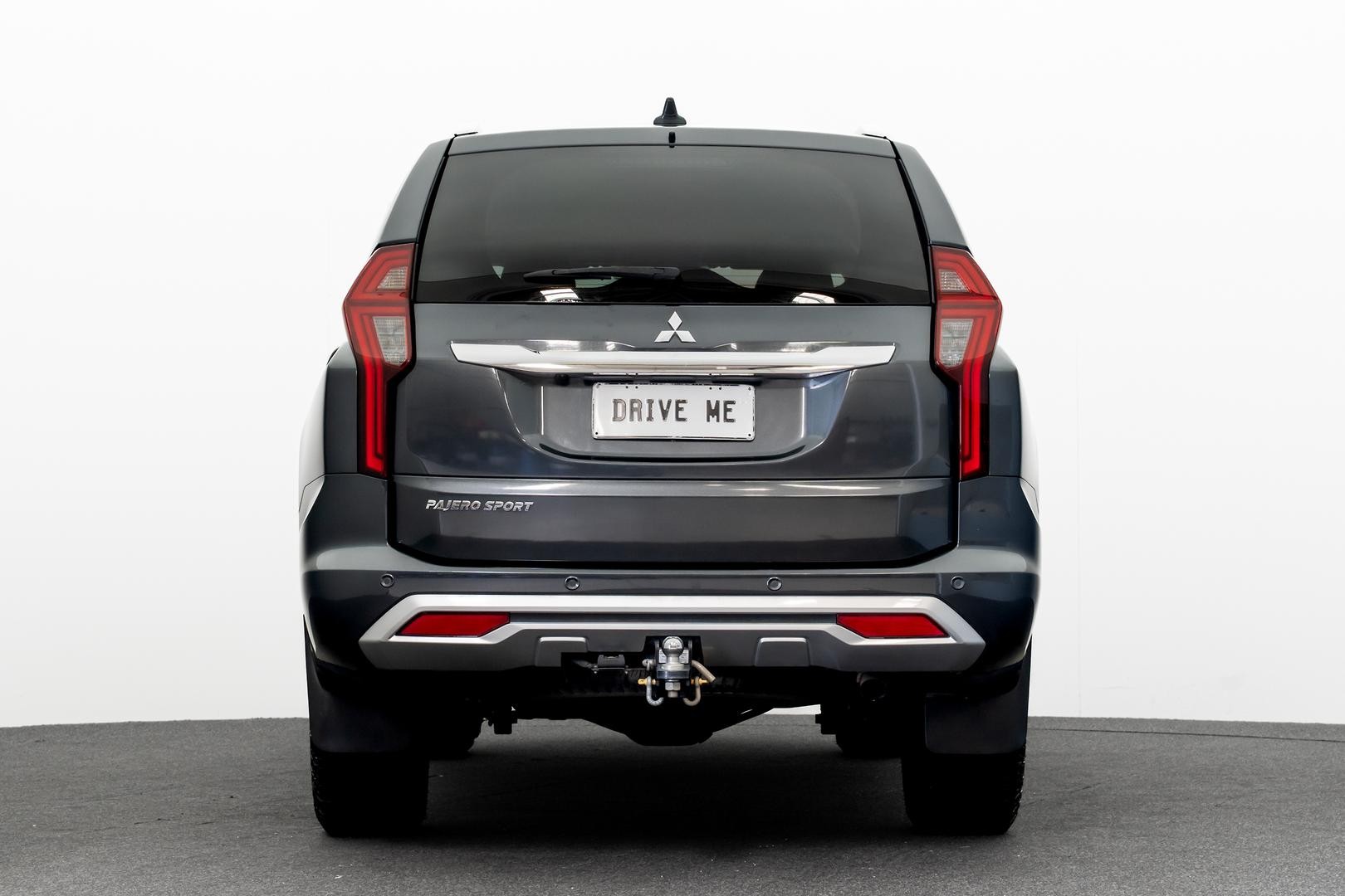 Mitsubishi Pajero Sport image 3