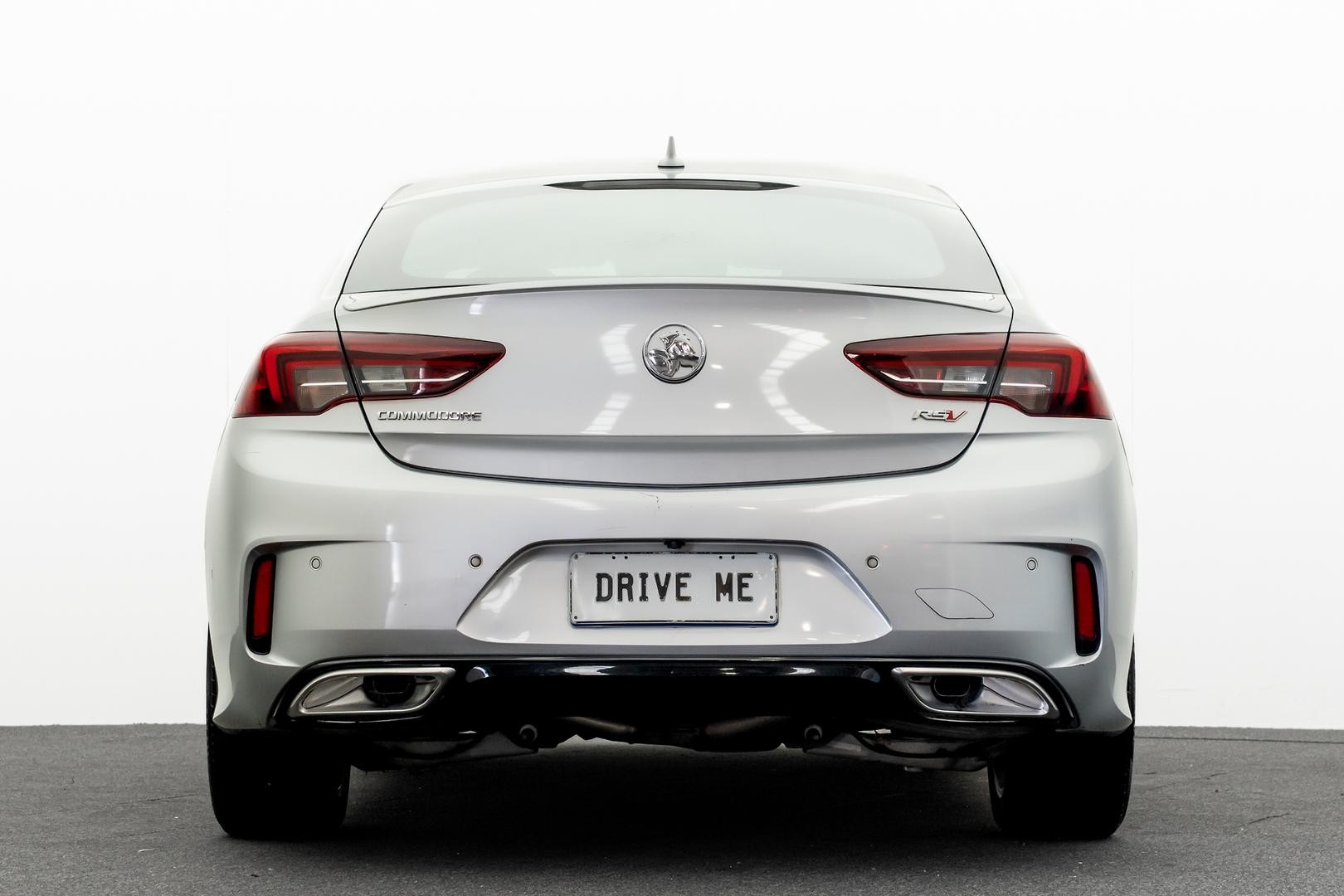 Holden Commodore image 3