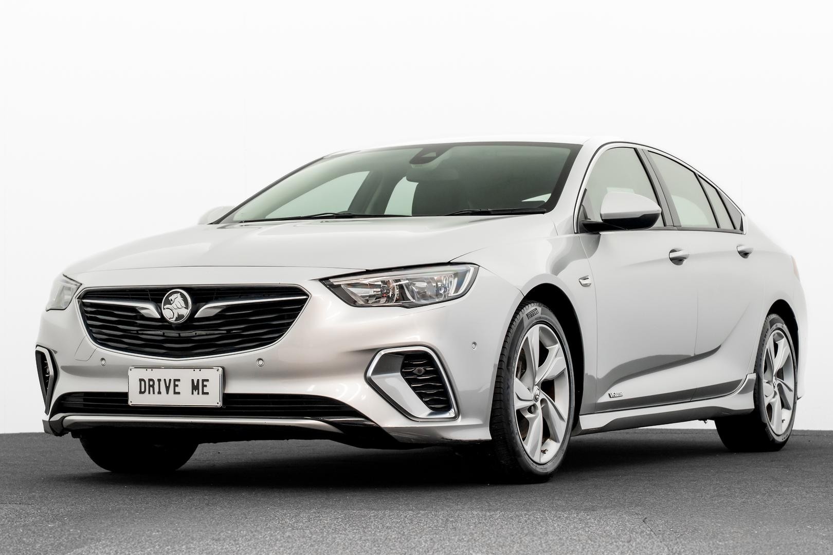 Holden Commodore image 1