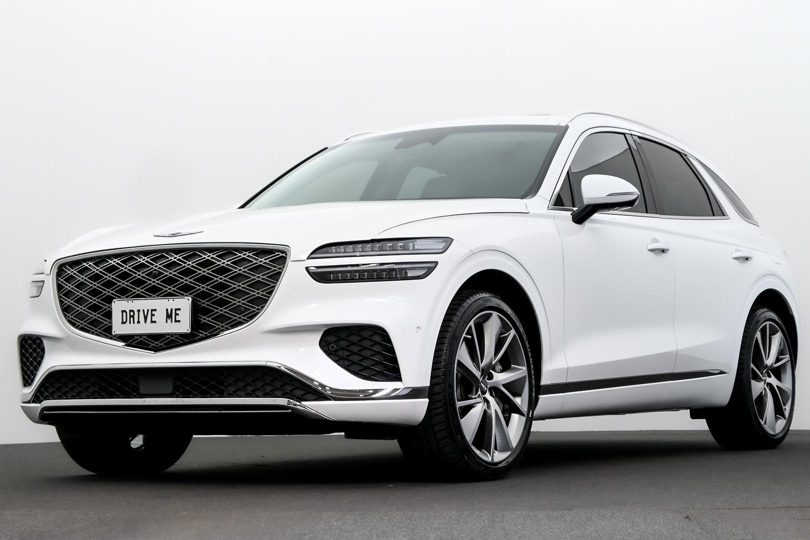 Genesis Gv70 image 1