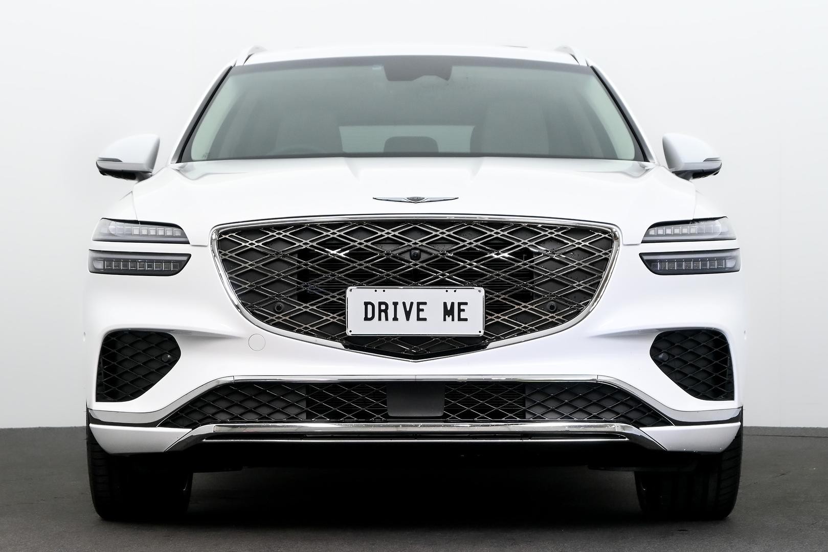 Genesis Gv70 image 2