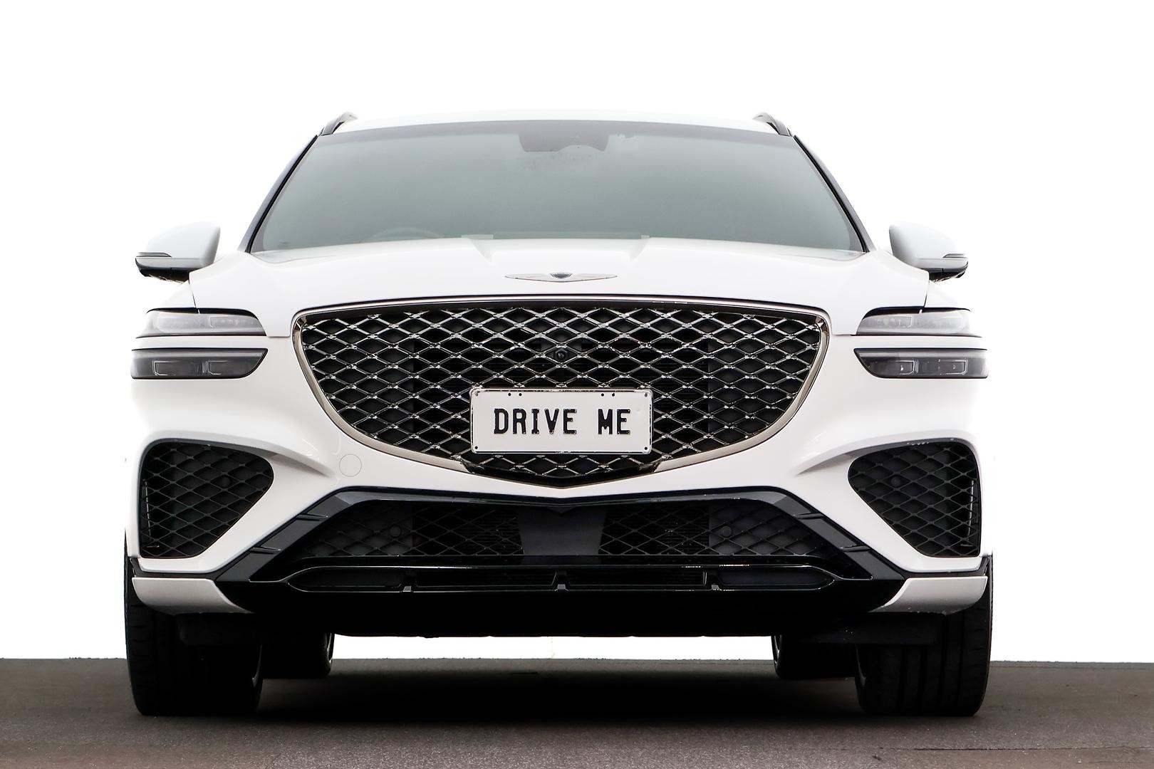 Genesis Gv70 image 2