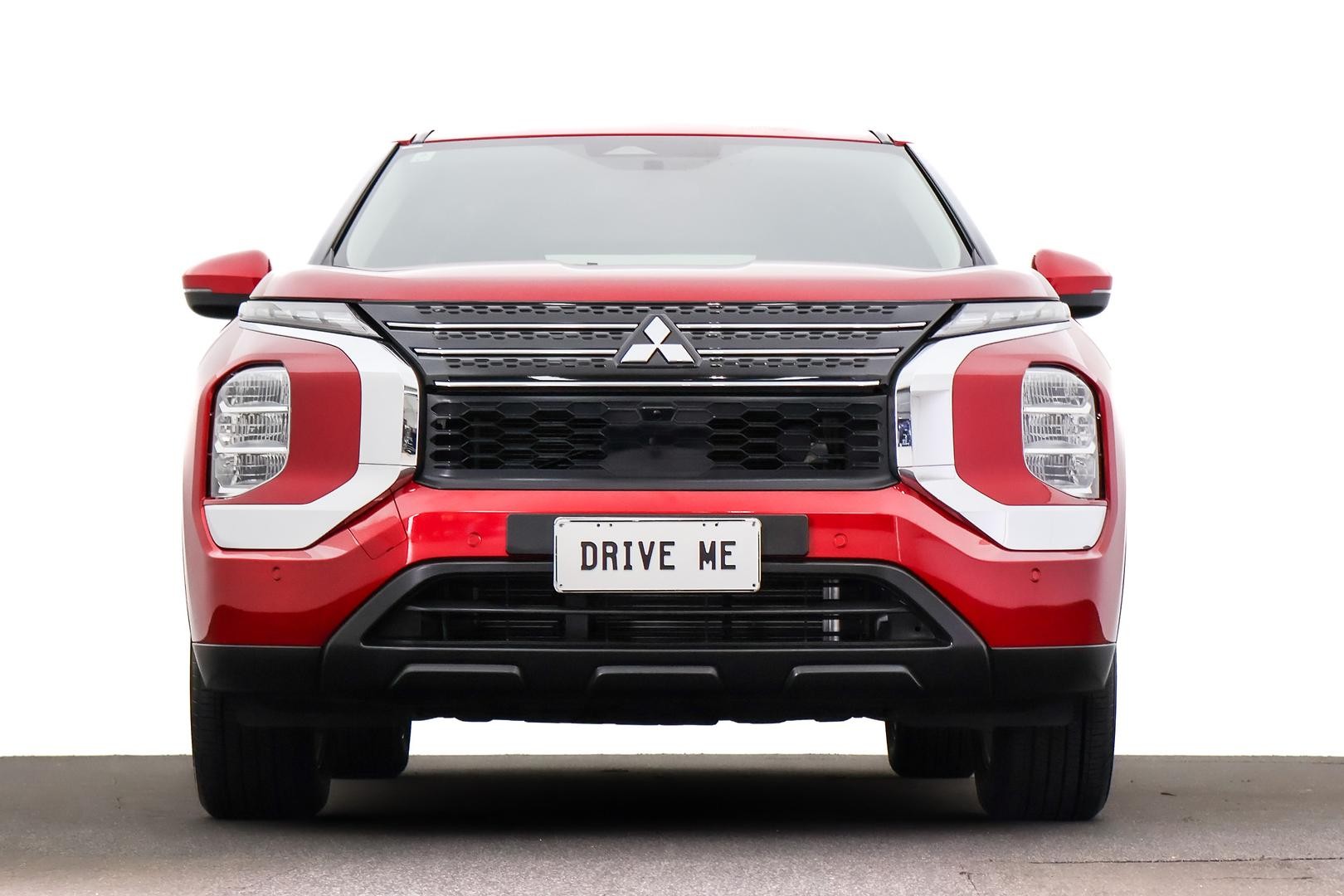 Mitsubishi Outlander image 2