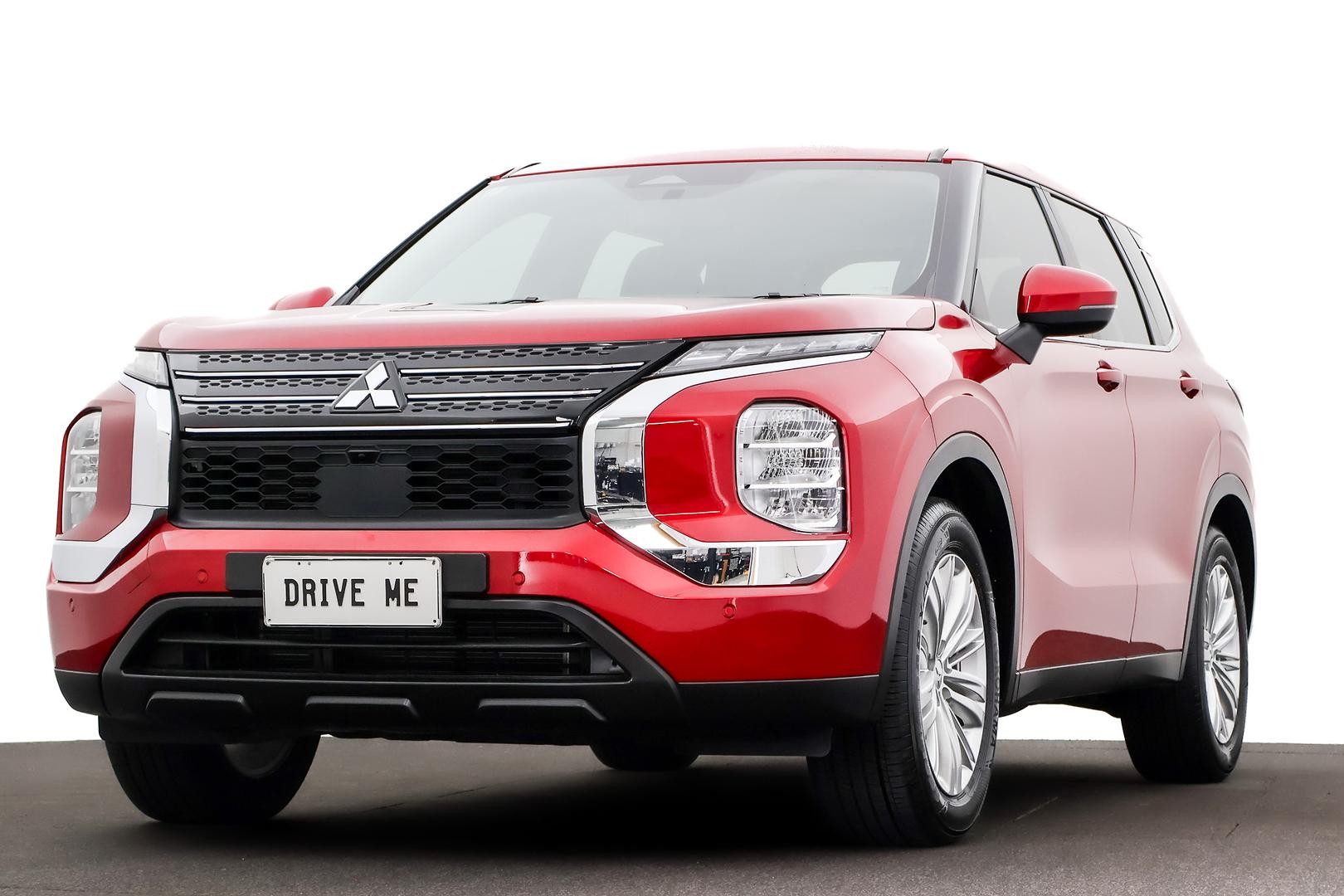 Mitsubishi Outlander image 1