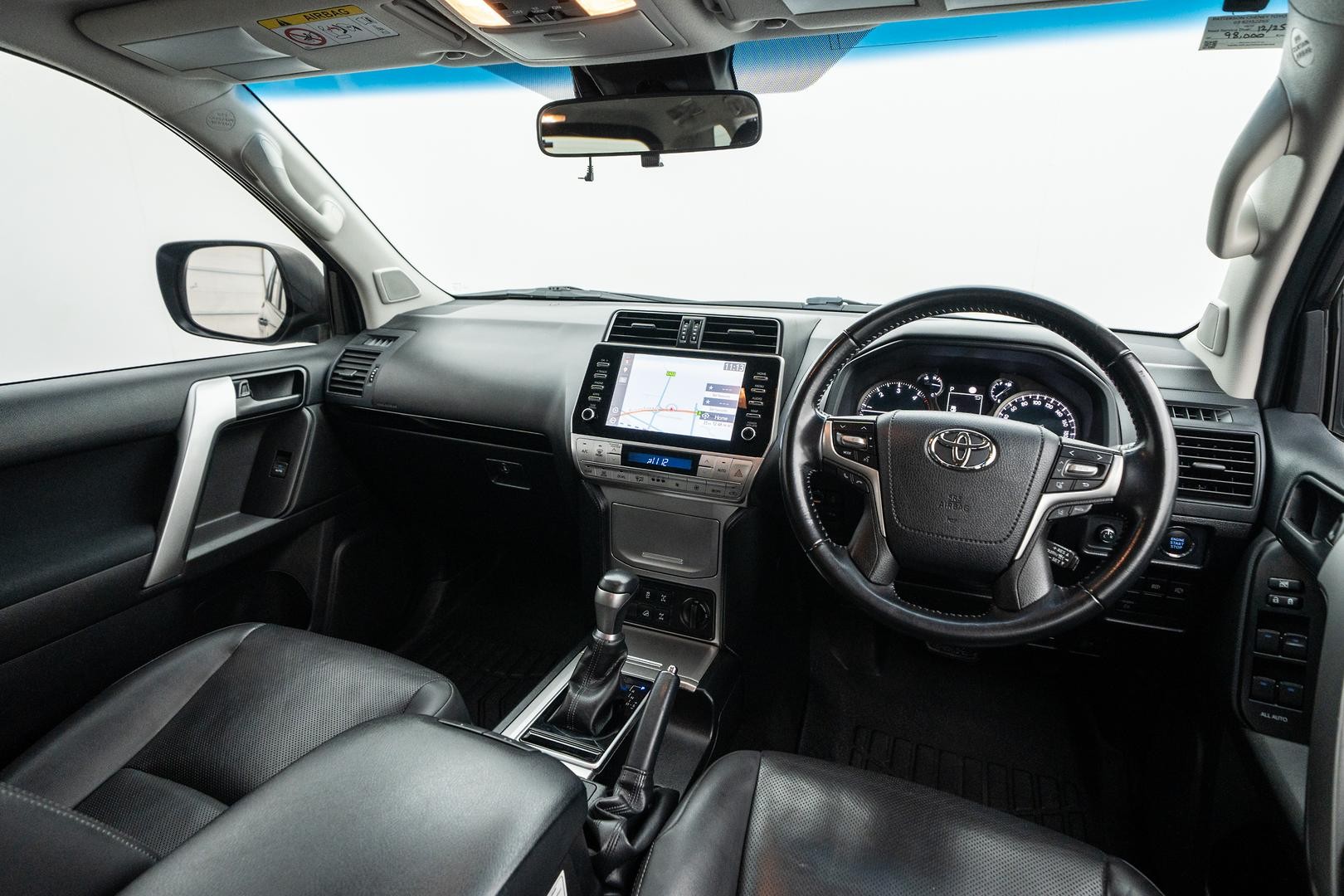 Toyota Landcruiser Prado image 4