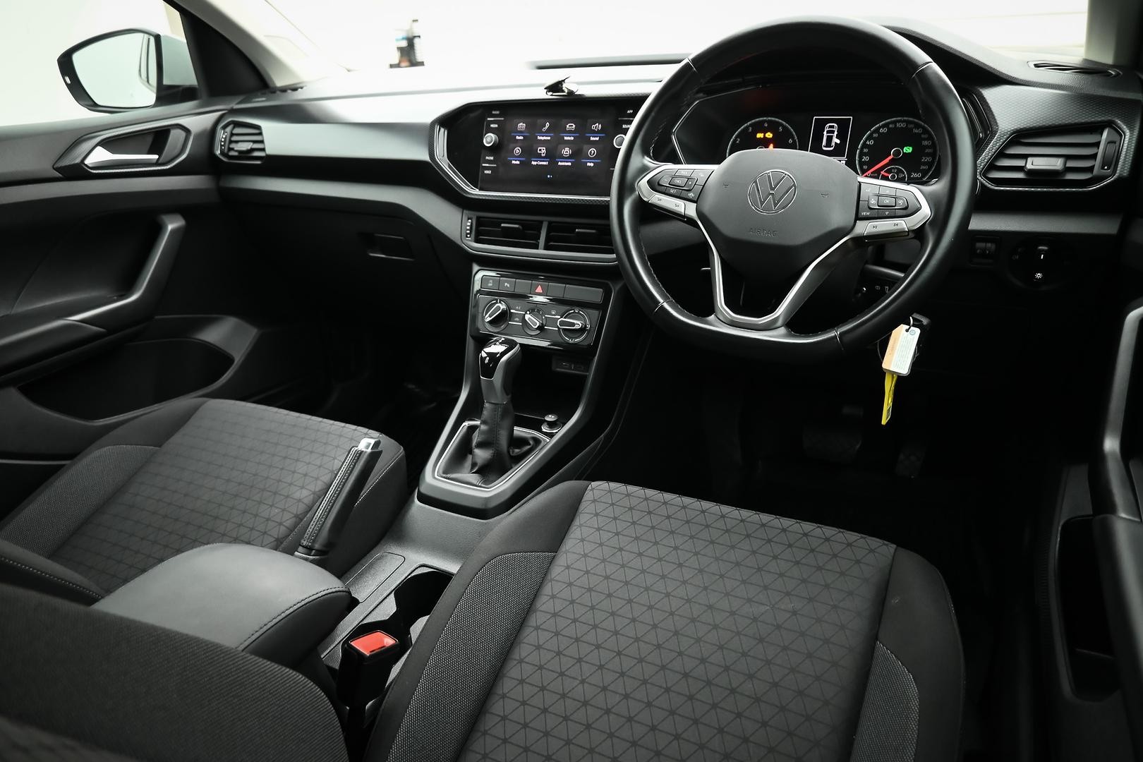 Volkswagen T-cross image 4