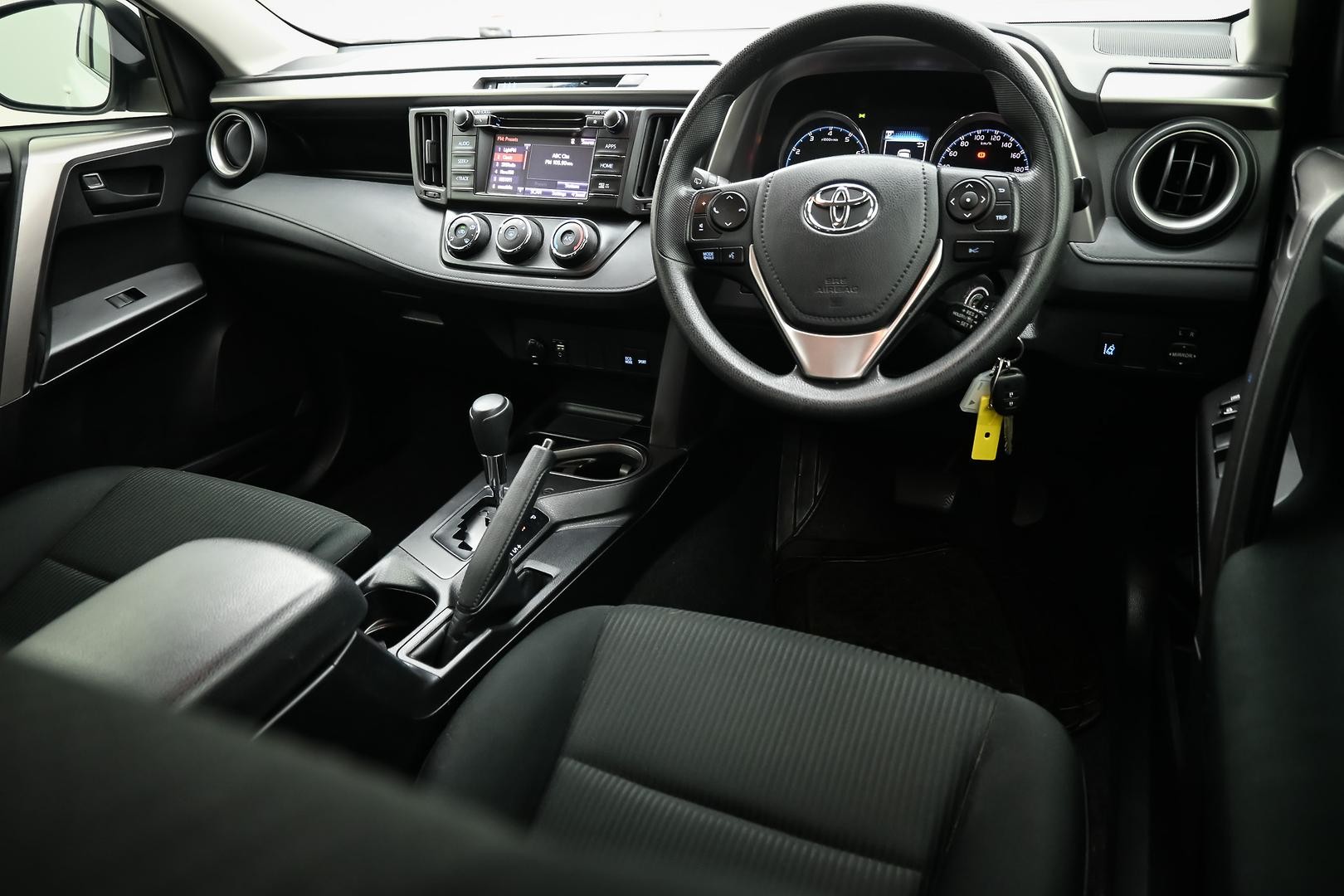 Toyota Rav4 image 4