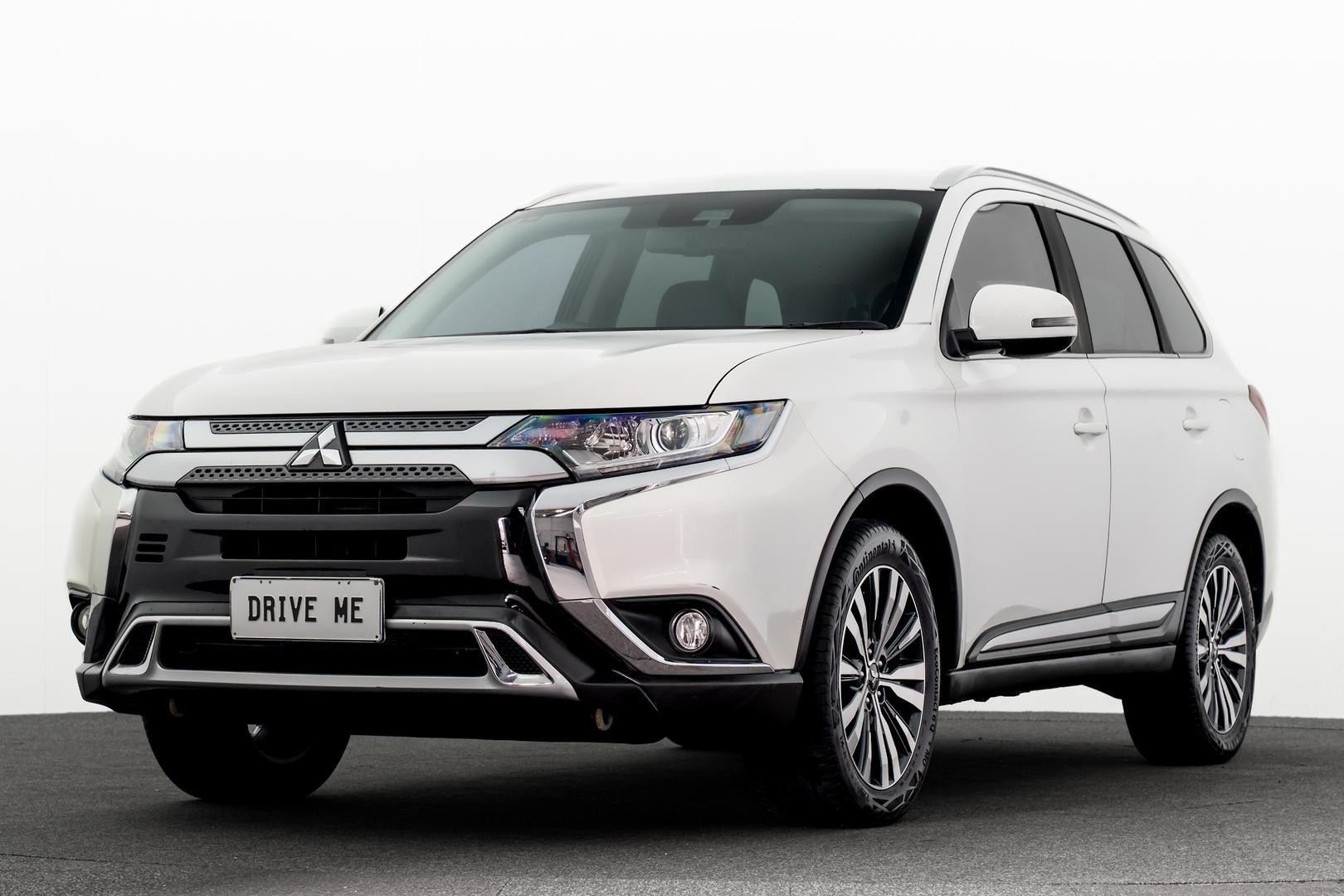 Mitsubishi Outlander image 1