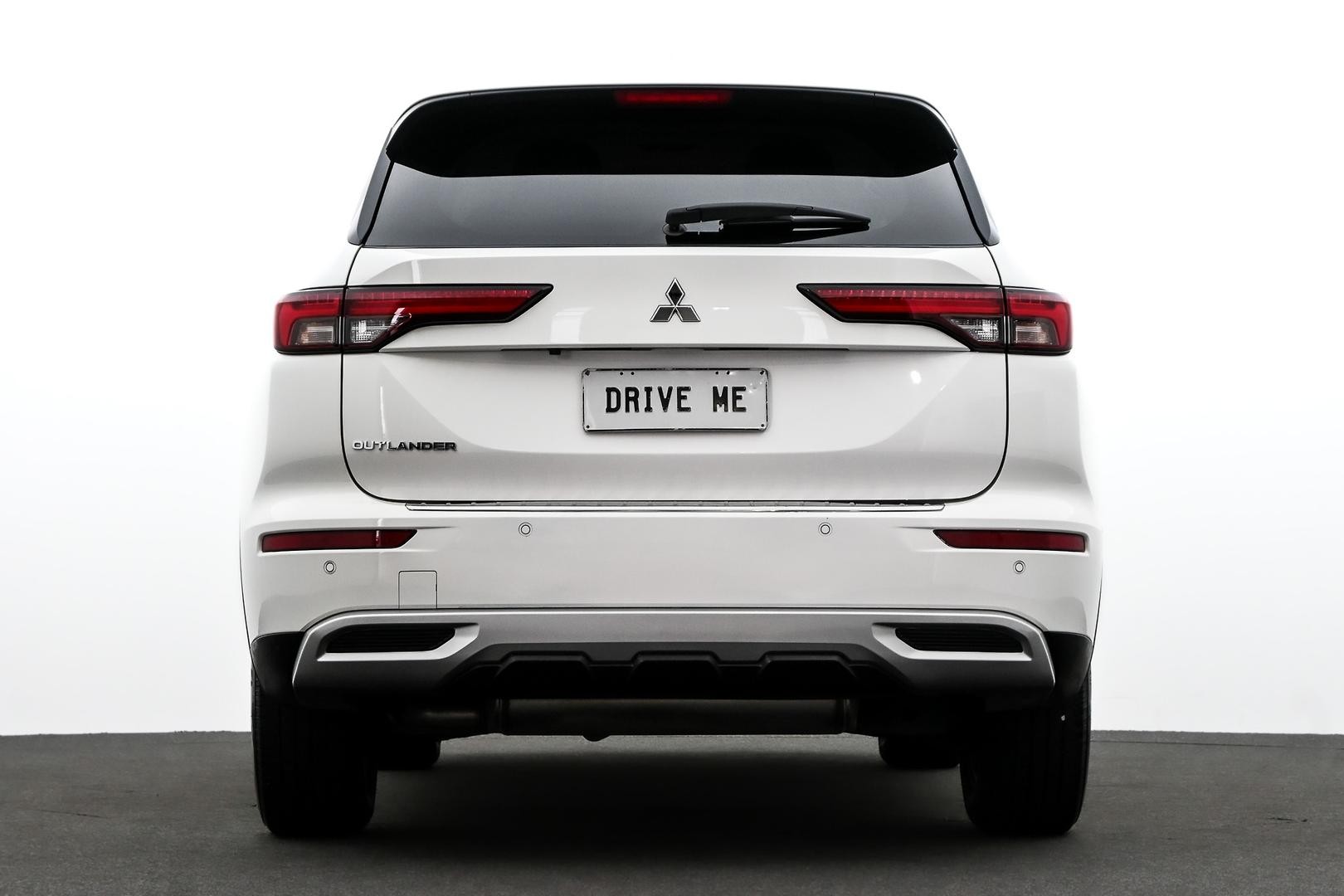 Mitsubishi Outlander image 3