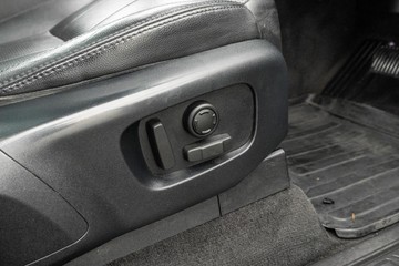 https://dvg-vehicle-assets.s3.amazonaws.com/C4437/7lm5hmy2lwt13dnm6fvaaakjj.jpg