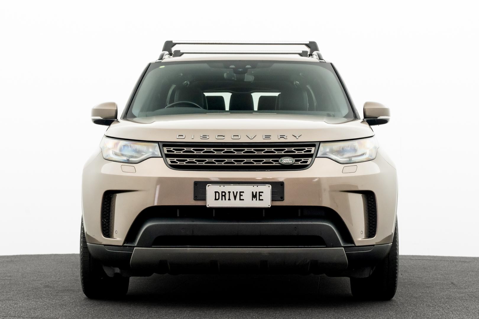 Land Rover Discovery image 2