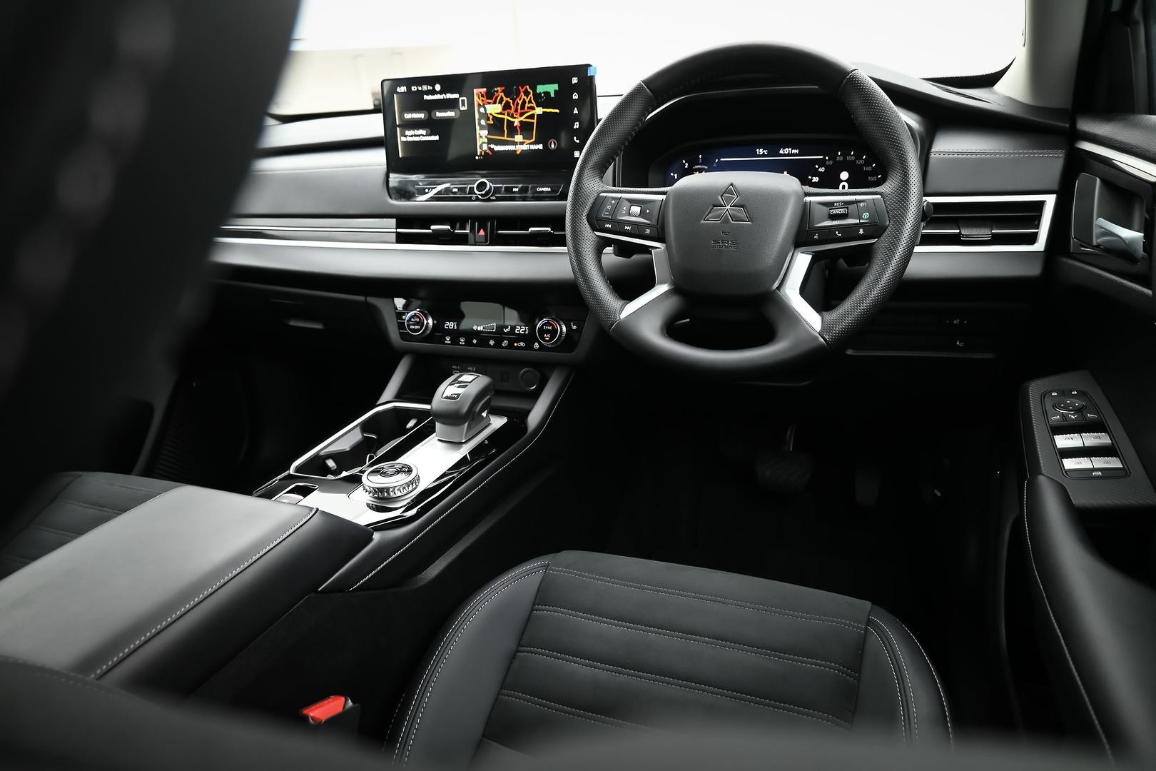 Mitsubishi Outlander image 4