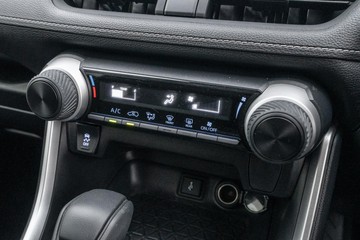 https://dvg-vehicle-assets.s3.amazonaws.com/C4449/29mvf1m3wt59d6npf3skcxbfz.jpg