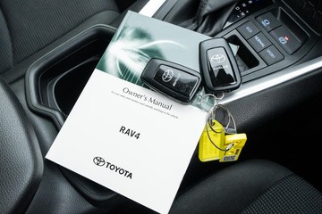 https://dvg-vehicle-assets.s3.amazonaws.com/C4449/5lqnyf5qh4vnk04kem8z67q6s.jpg