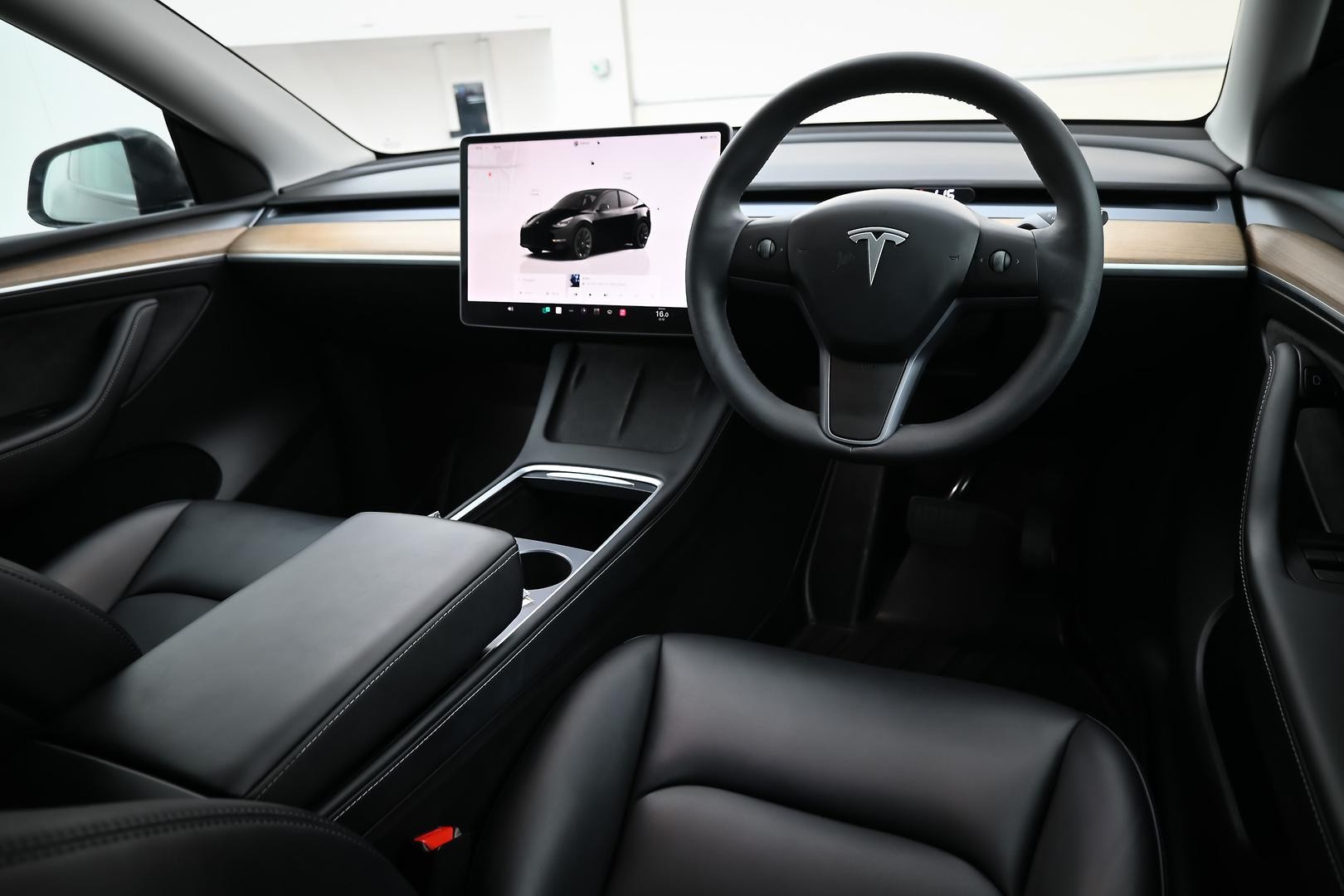 Tesla Model Y image 4