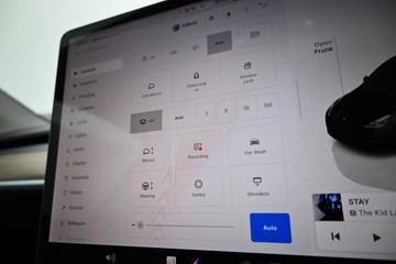 https://dvg-vehicle-assets.s3.amazonaws.com/C4453/chzkozxpiumrvvz8cj4uupmbi.jpg