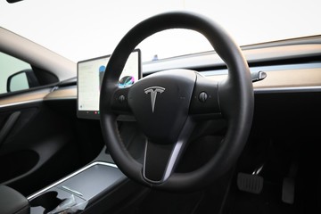 https://dvg-vehicle-assets.s3.amazonaws.com/C4464/92grczqs6y7peggtrq3z2zhy3.jpg