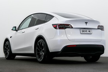 https://dvg-vehicle-assets.s3.amazonaws.com/C4473/8flr3283veumv4156hq2ua2ln.jpg