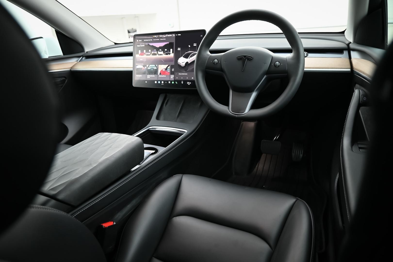 Tesla Model Y image 4