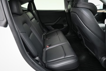 https://dvg-vehicle-assets.s3.amazonaws.com/C4473/ccrnjyl8csl8aylgy5rfzjl6u.jpg