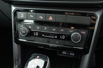 https://dvg-vehicle-assets.s3.amazonaws.com/C4481/9eo8xamh4ahpav8f52tbwvizf.jpg