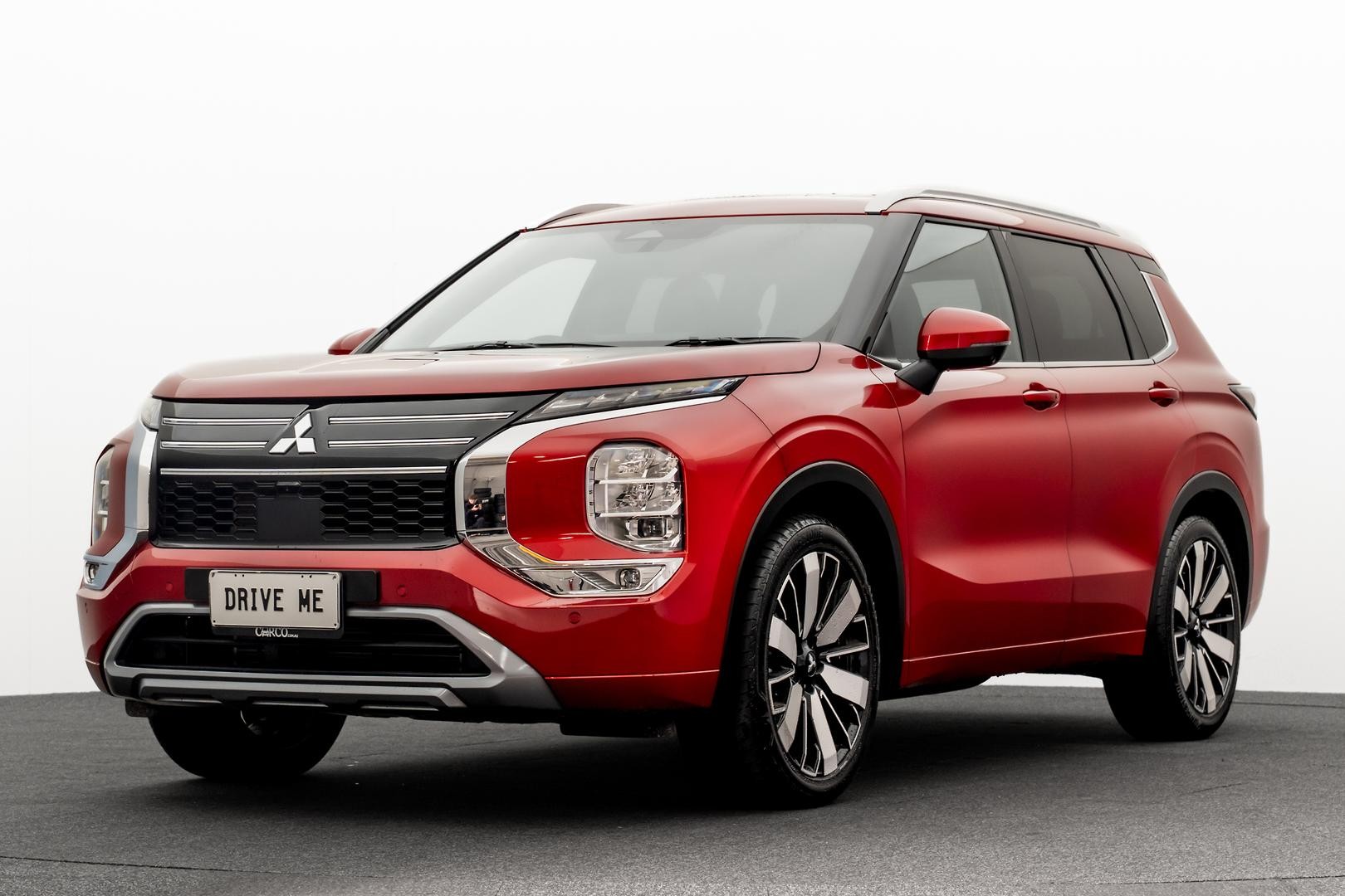 Mitsubishi Outlander image 1