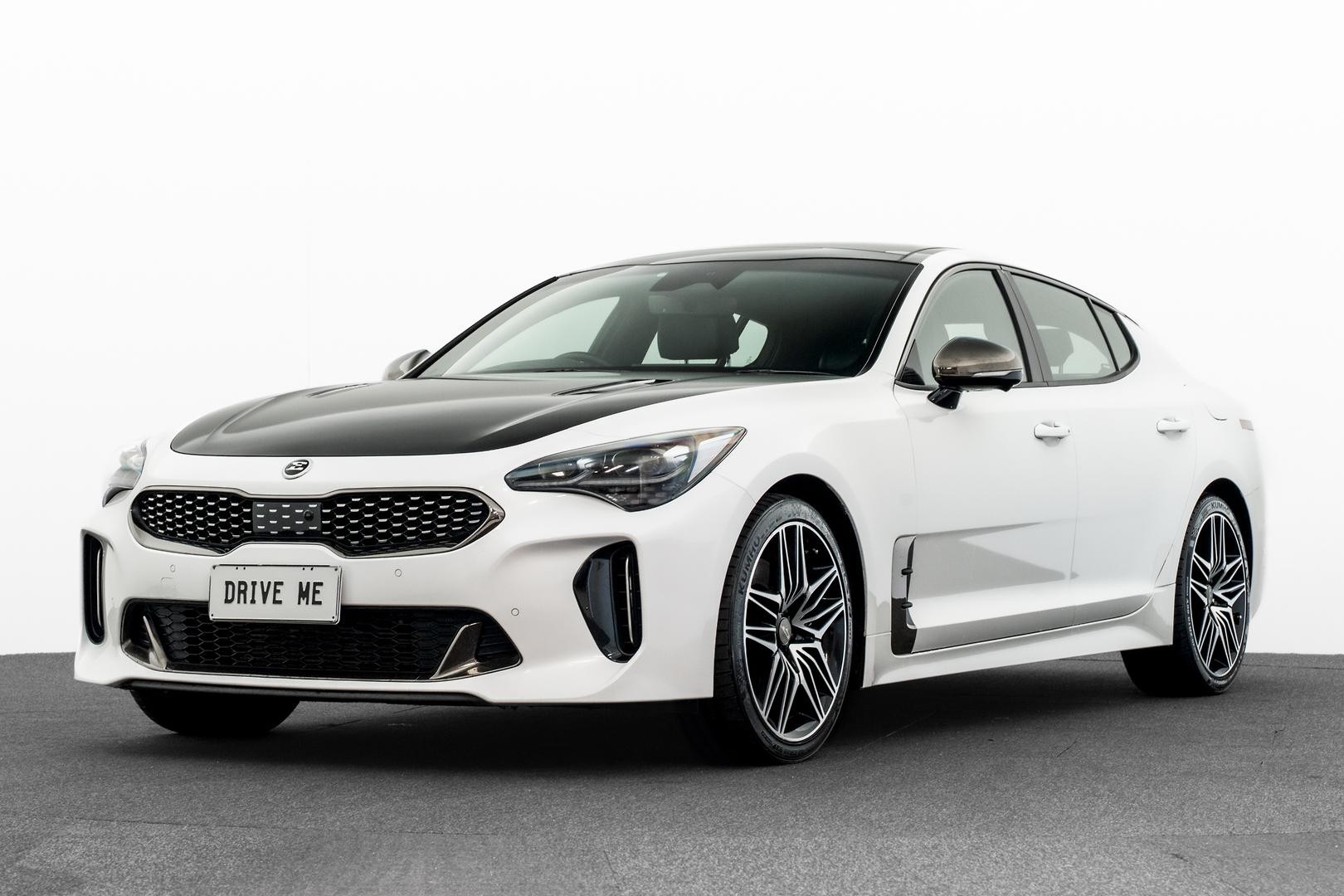 Kia Stinger image 1