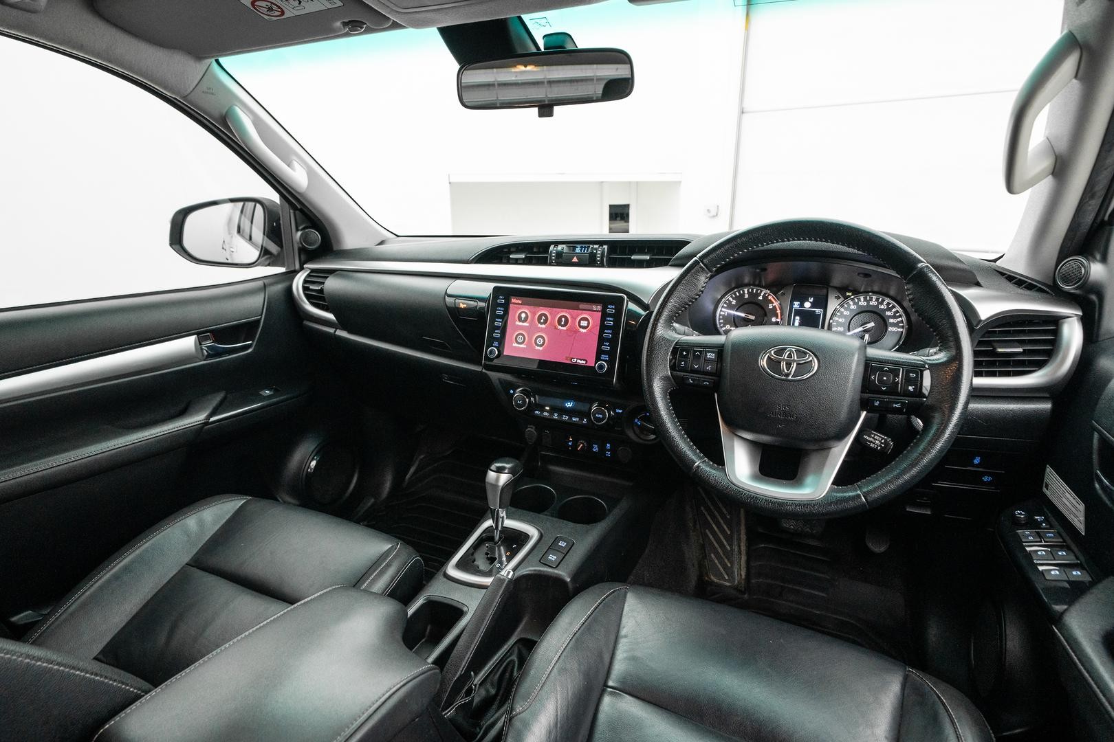 Toyota Hilux image 4