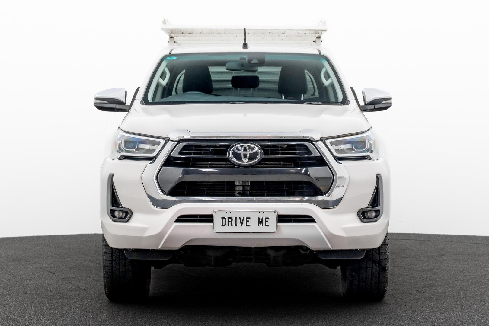 Toyota Hilux image 2